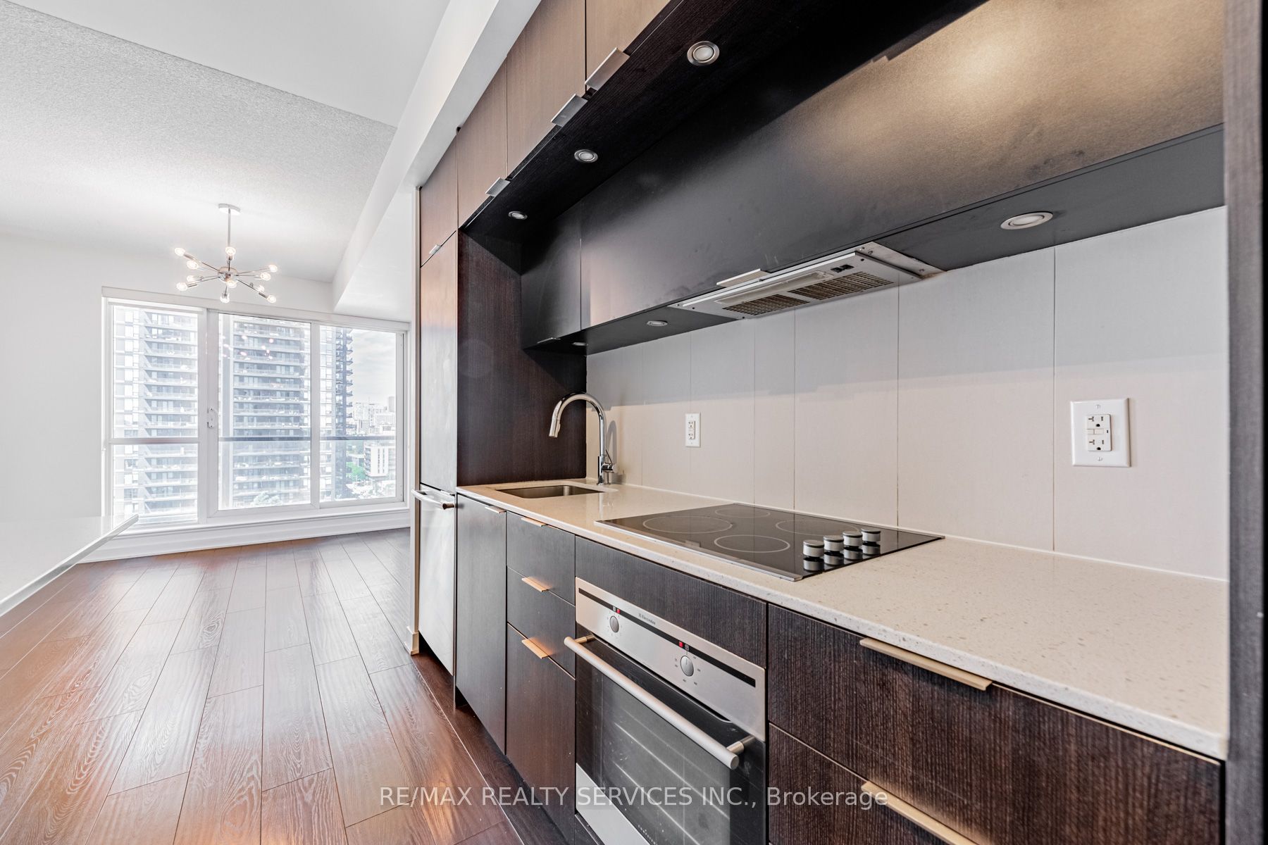 170 Sumach Street, #1207