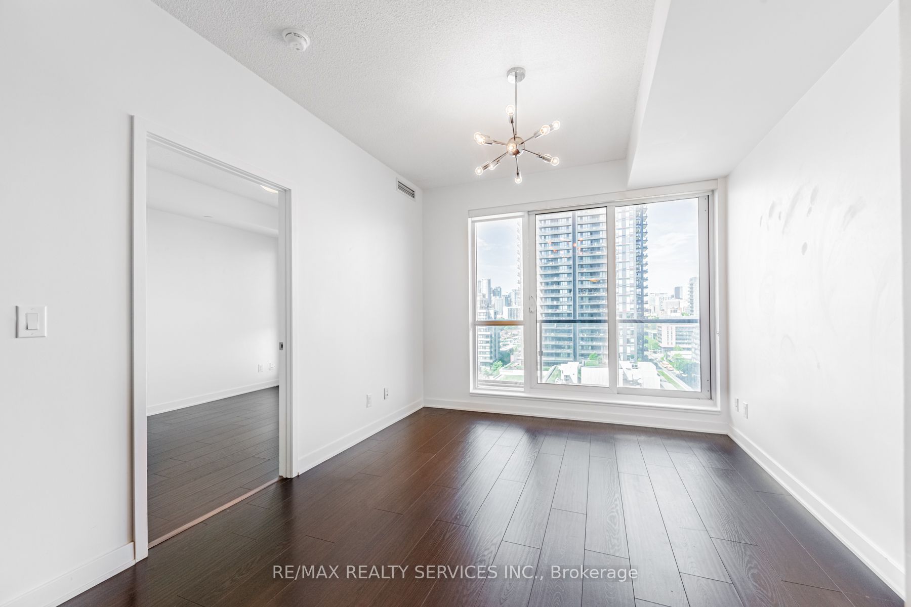 170 Sumach Street, #1207