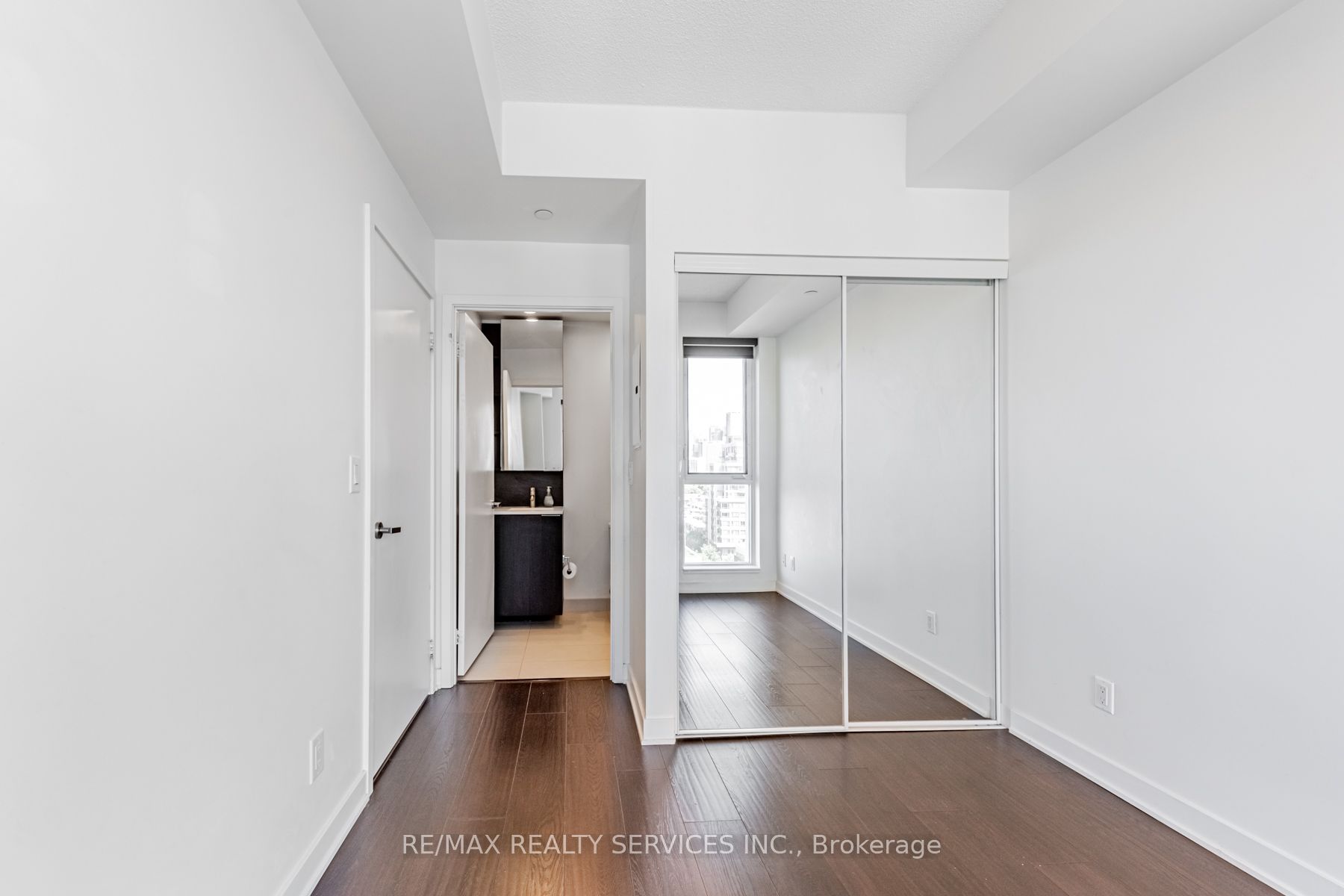 170 Sumach Street, #1207