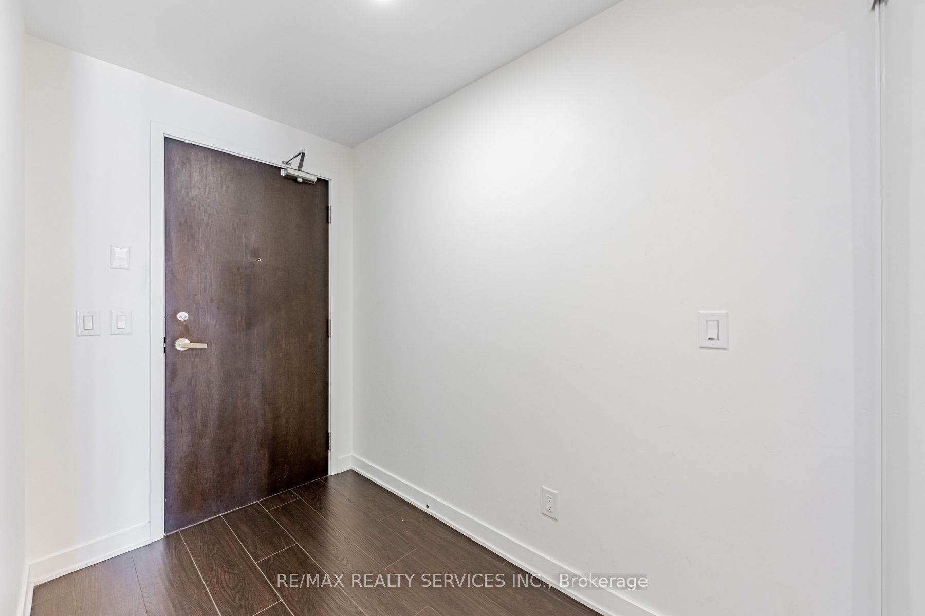 170 Sumach Street, #1207
