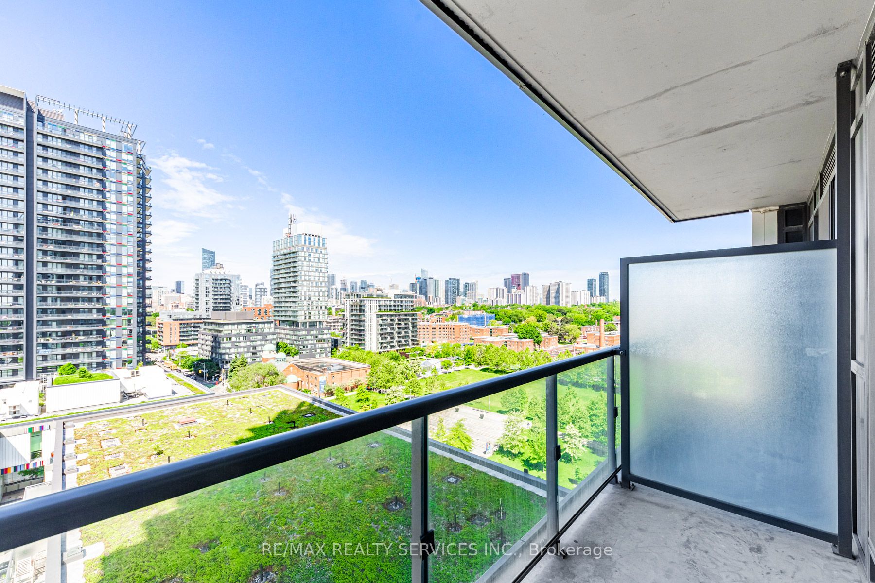 170 Sumach Street, #1207