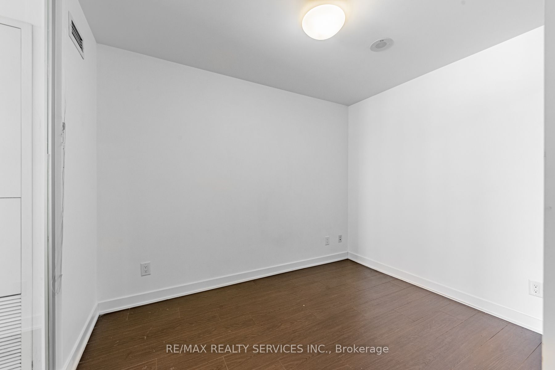 170 Sumach Street, #1207
