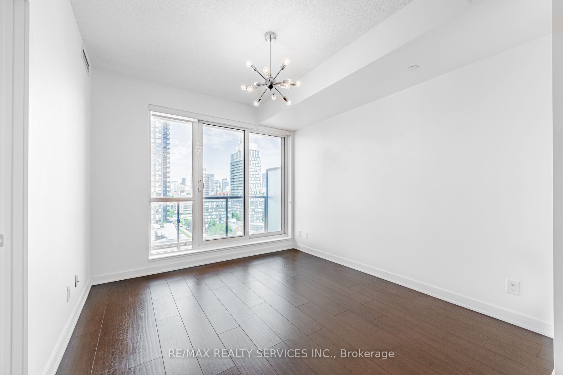 170 Sumach Street, #1207