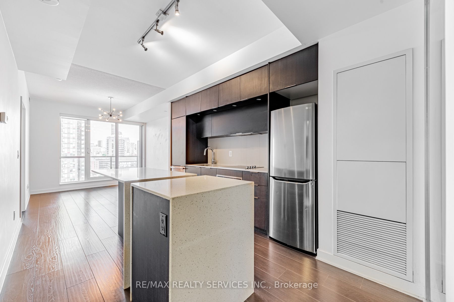 170 Sumach Street, #1207