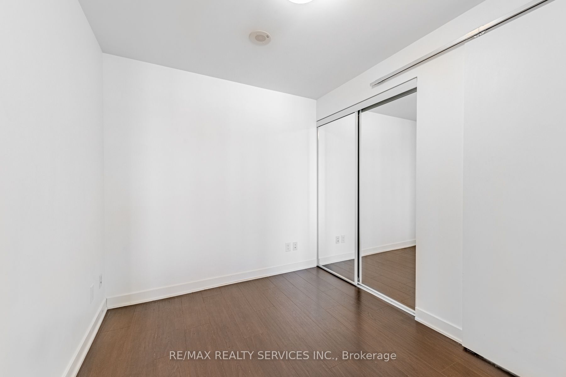 170 Sumach Street, #1207