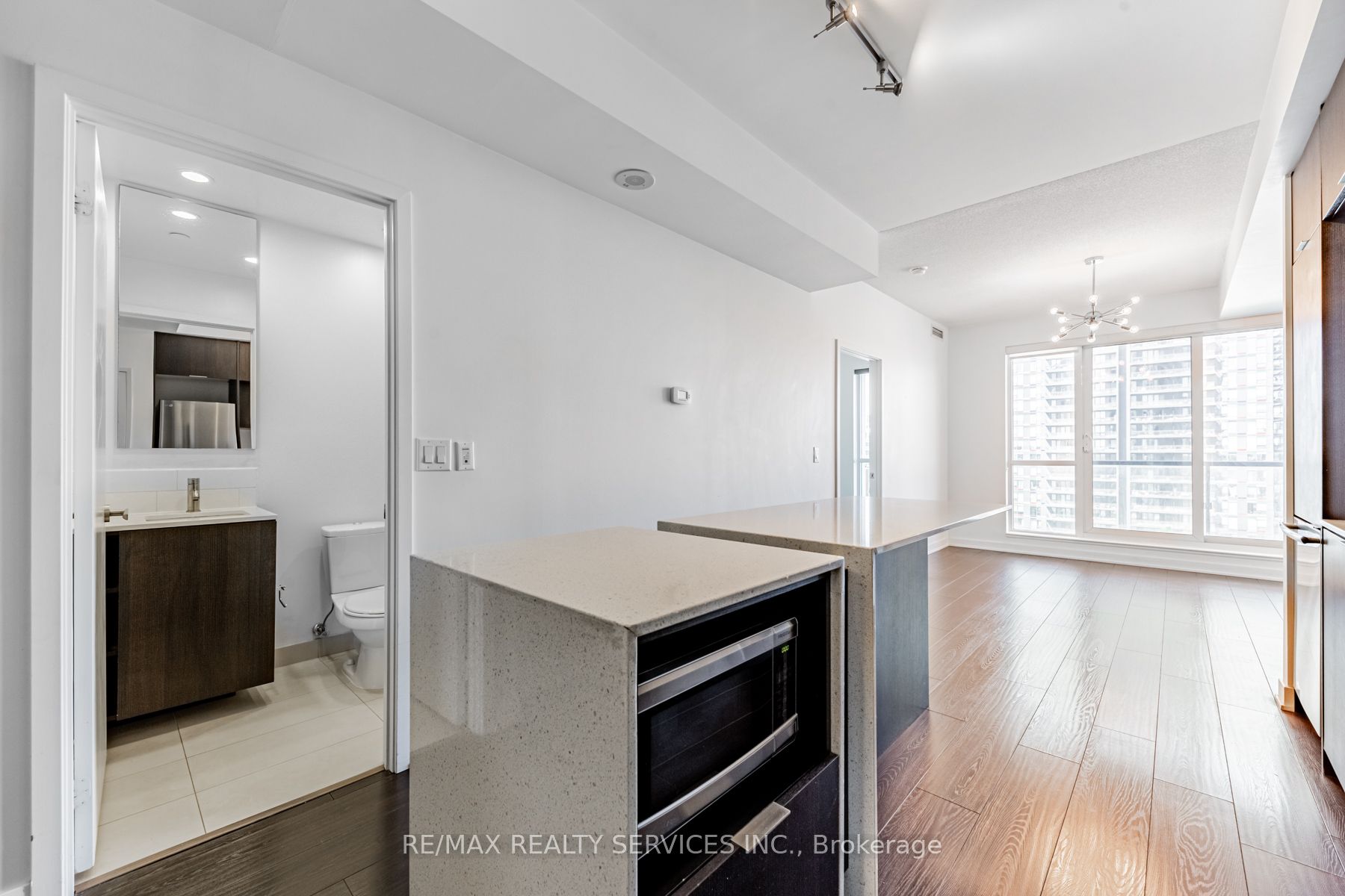 170 Sumach Street, #1207