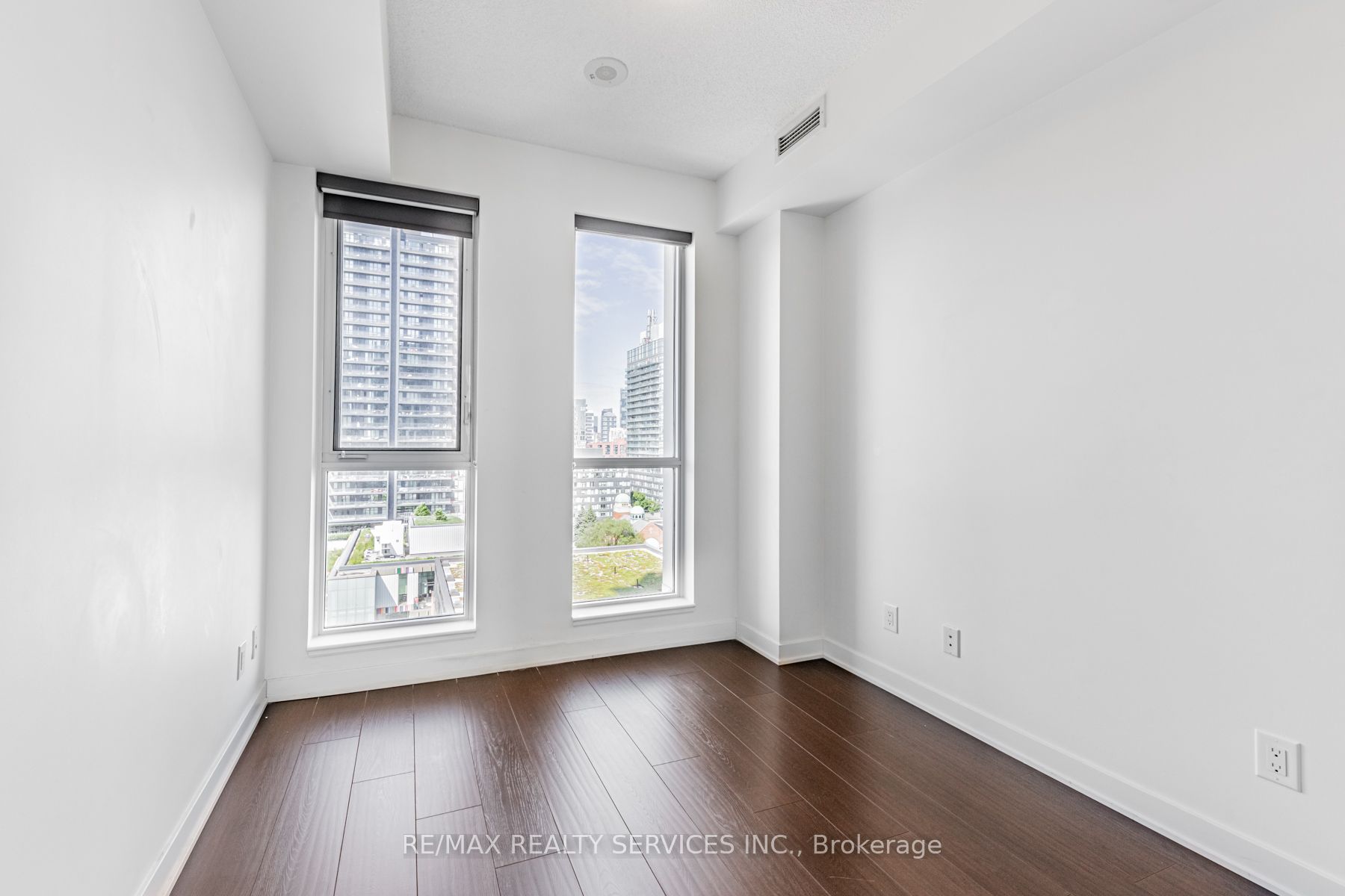 170 Sumach Street, #1207