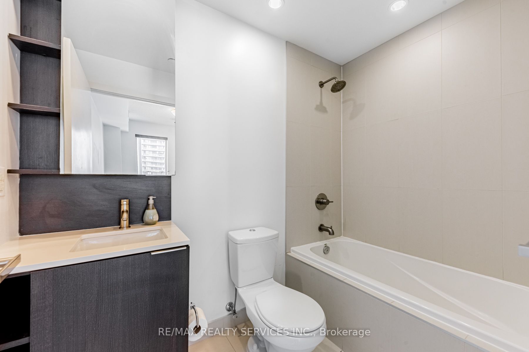 170 Sumach Street, #1207