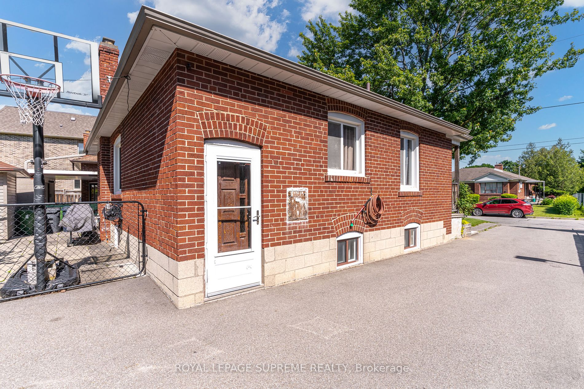 74 Roberta Dr