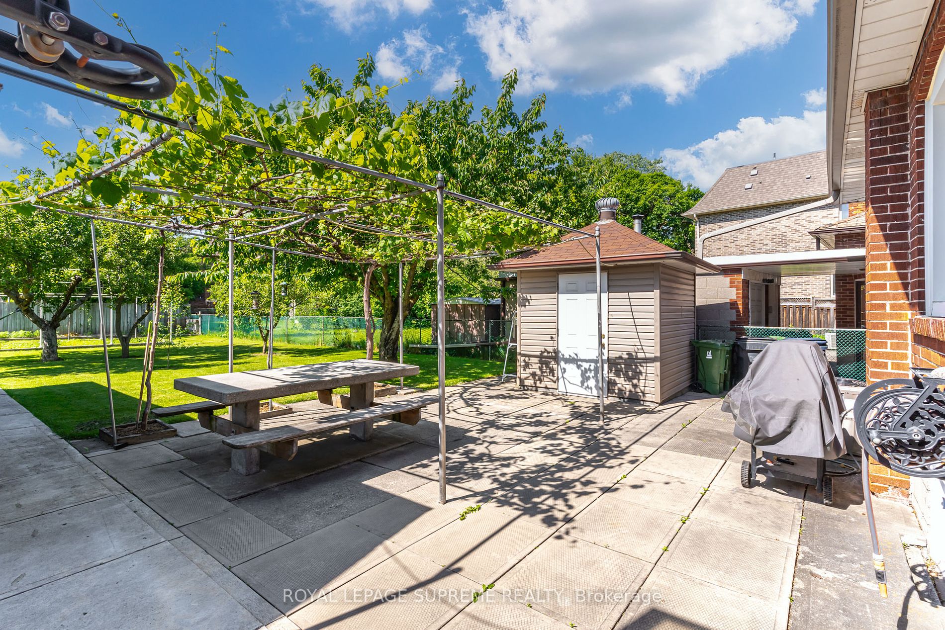 74 Roberta Dr