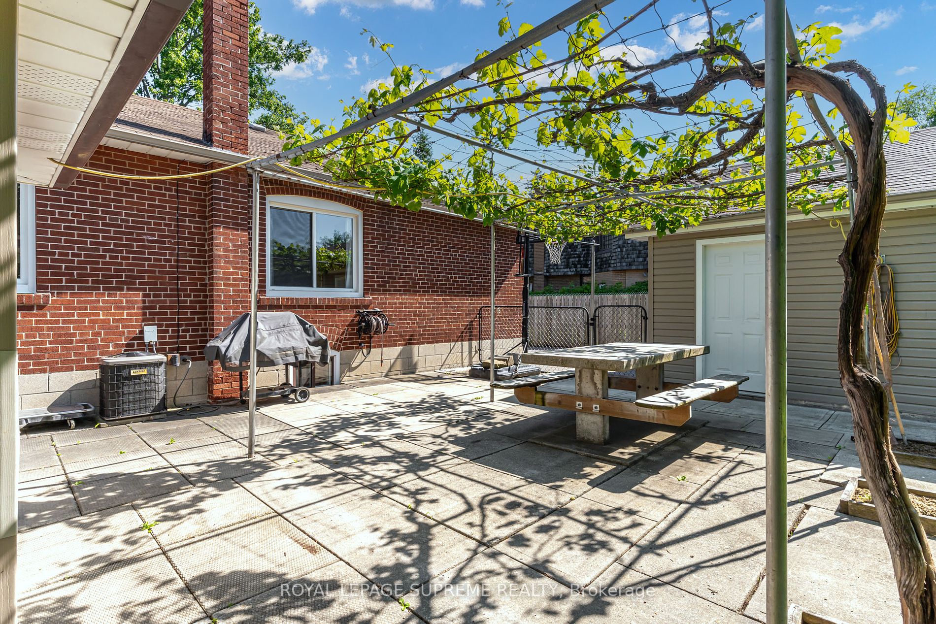 74 Roberta Dr