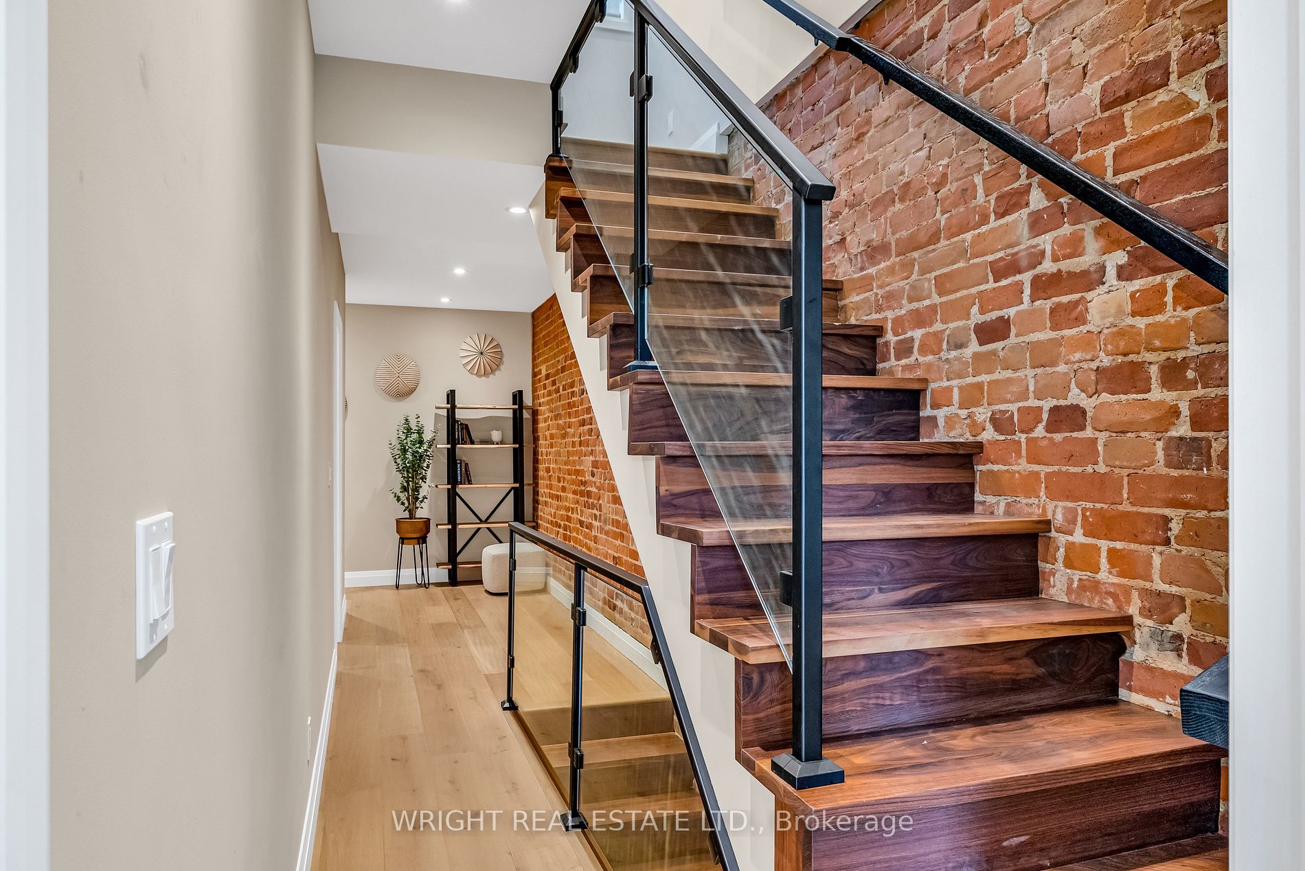 70 Major St