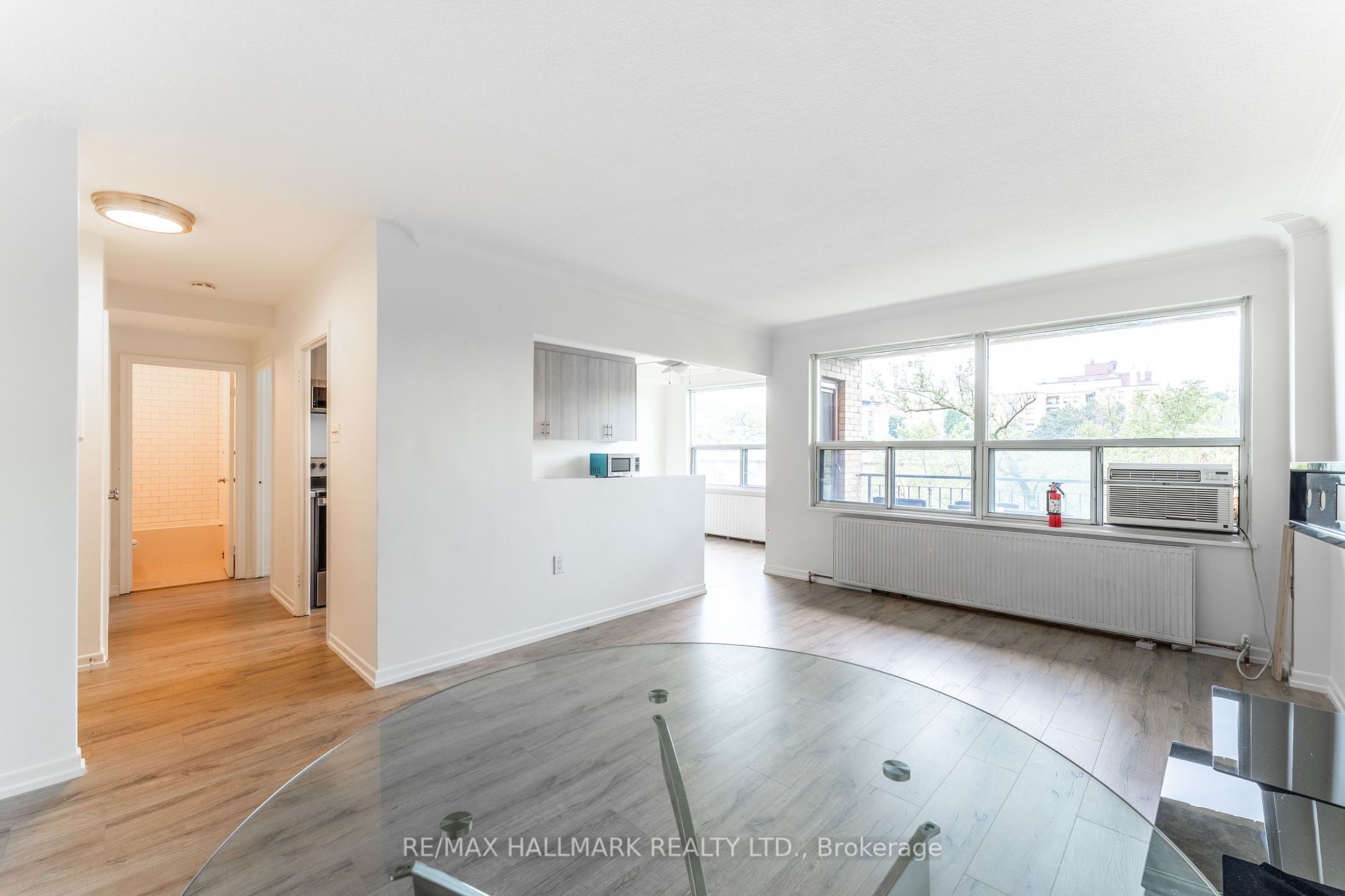 660 Eglinton Ave, #408