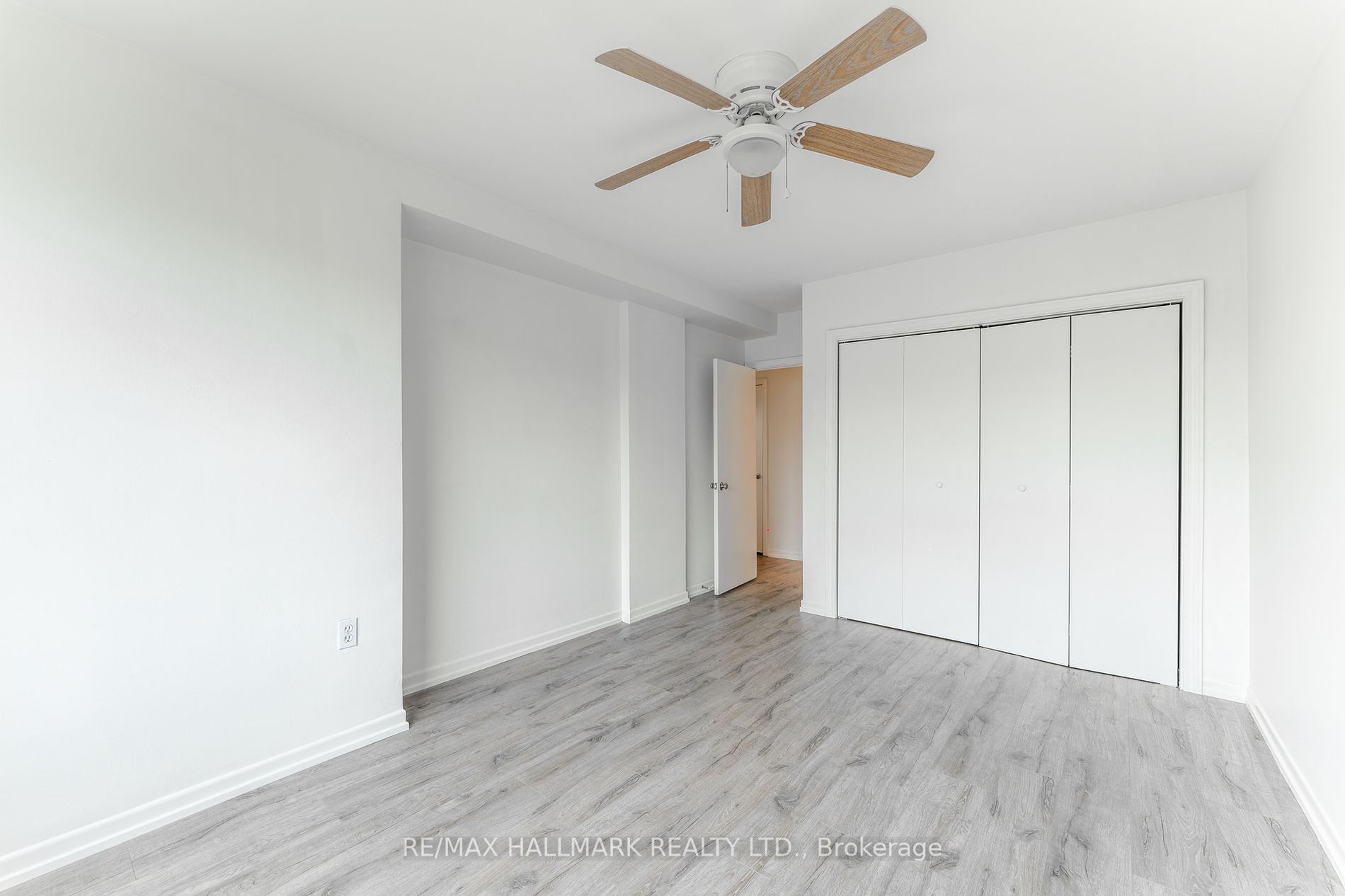 660 Eglinton Ave, #408