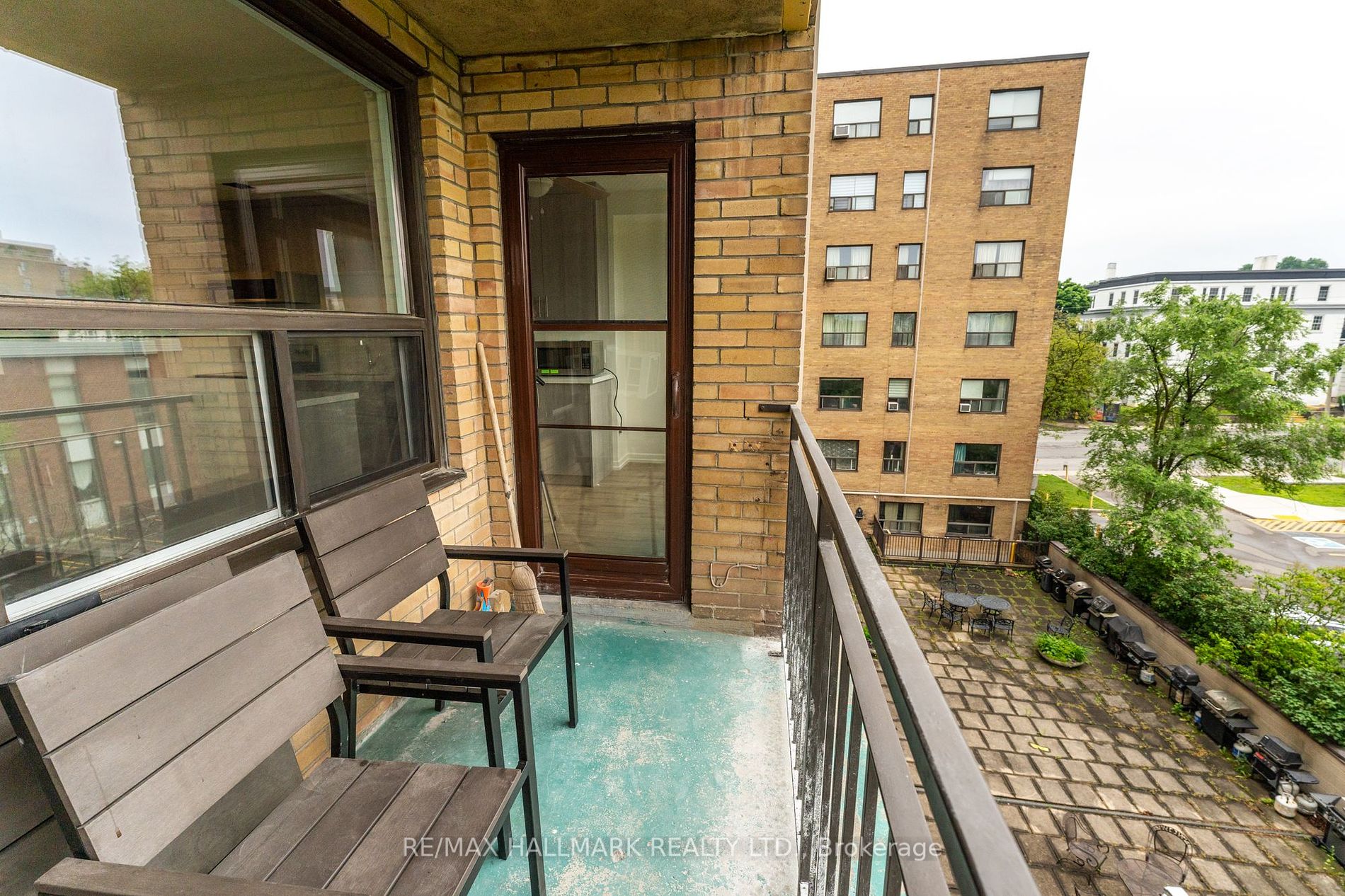 660 Eglinton Ave, #408