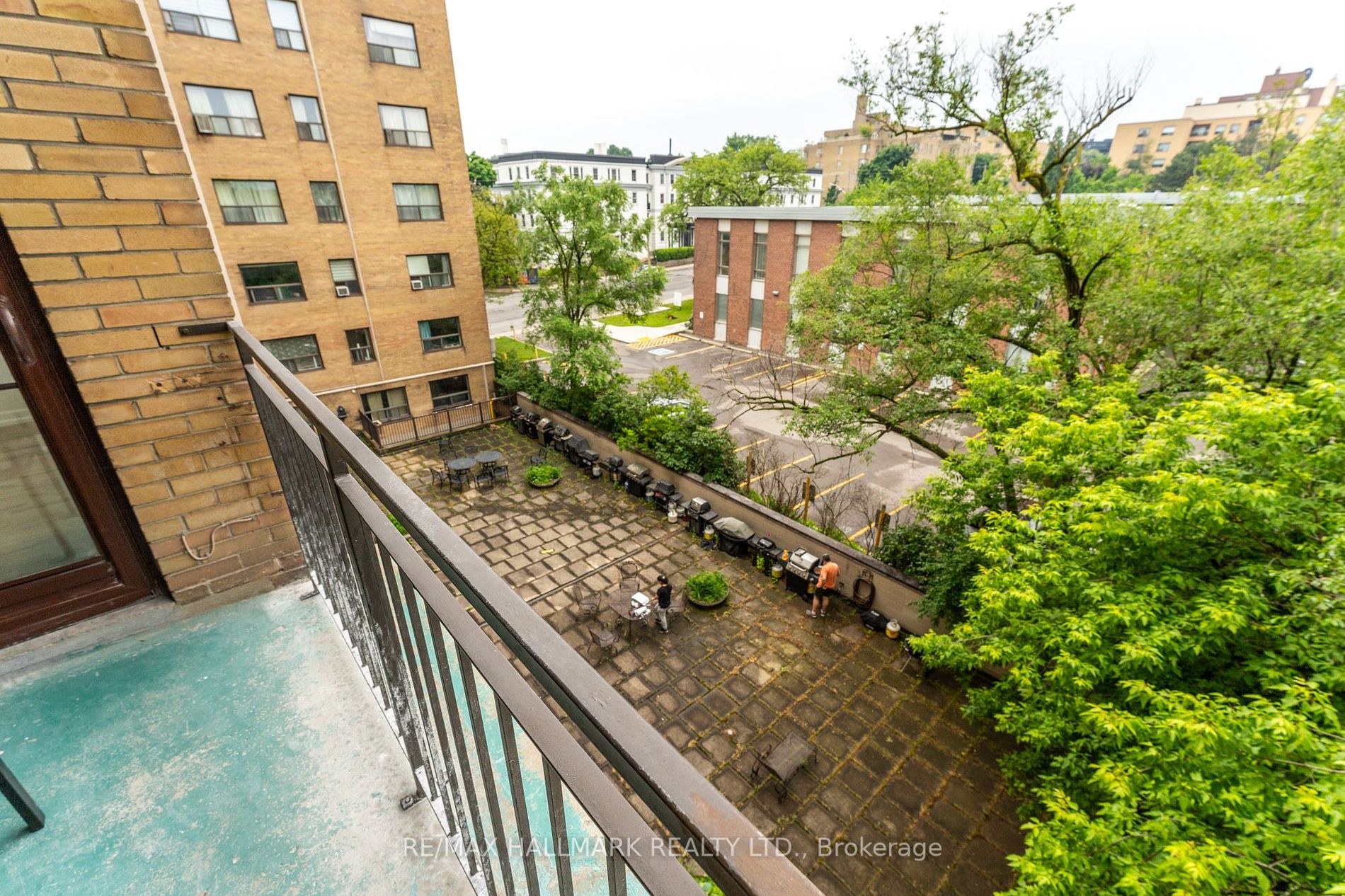 660 Eglinton Ave, #408