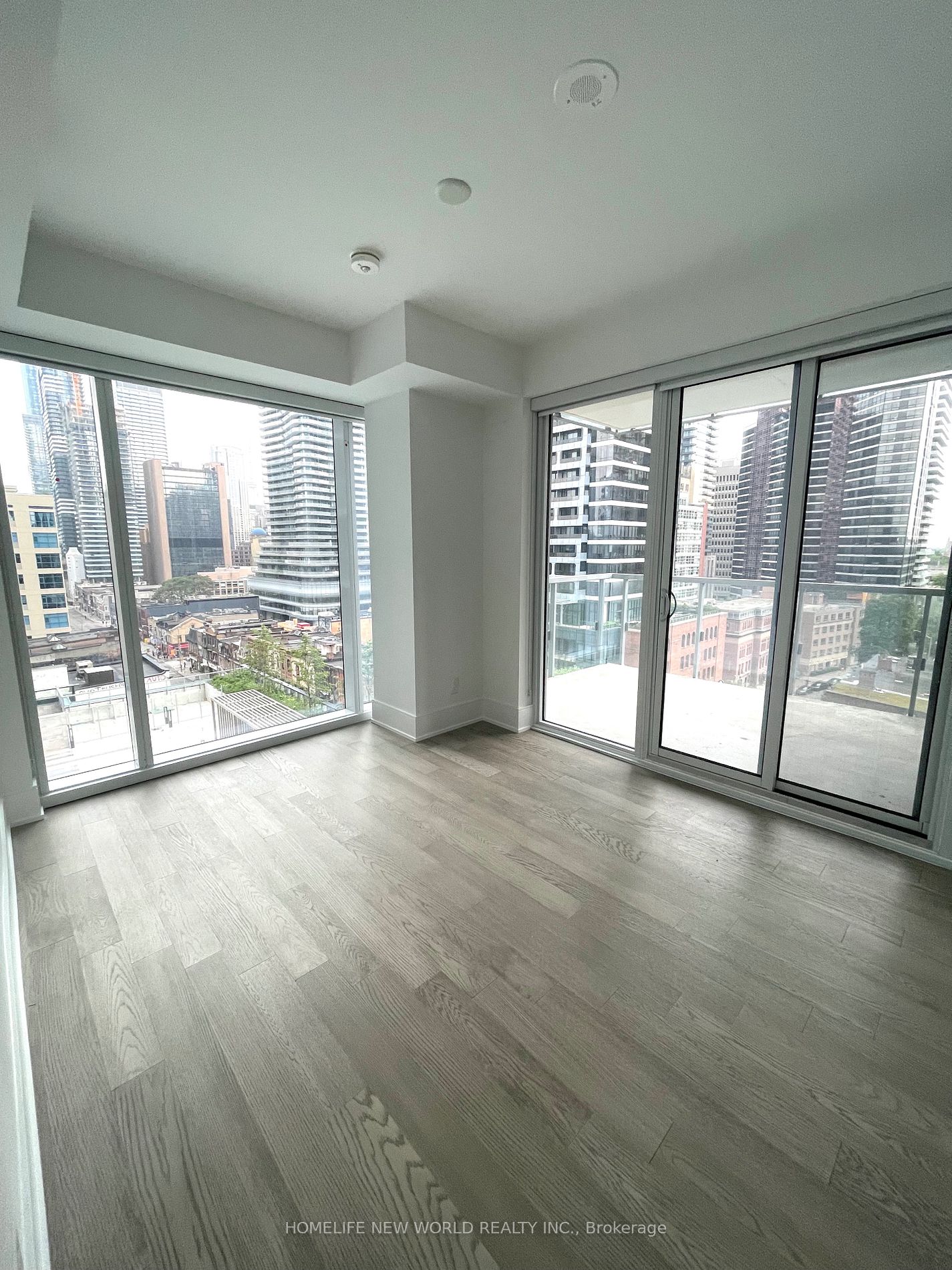 1 Gloucester Street #915