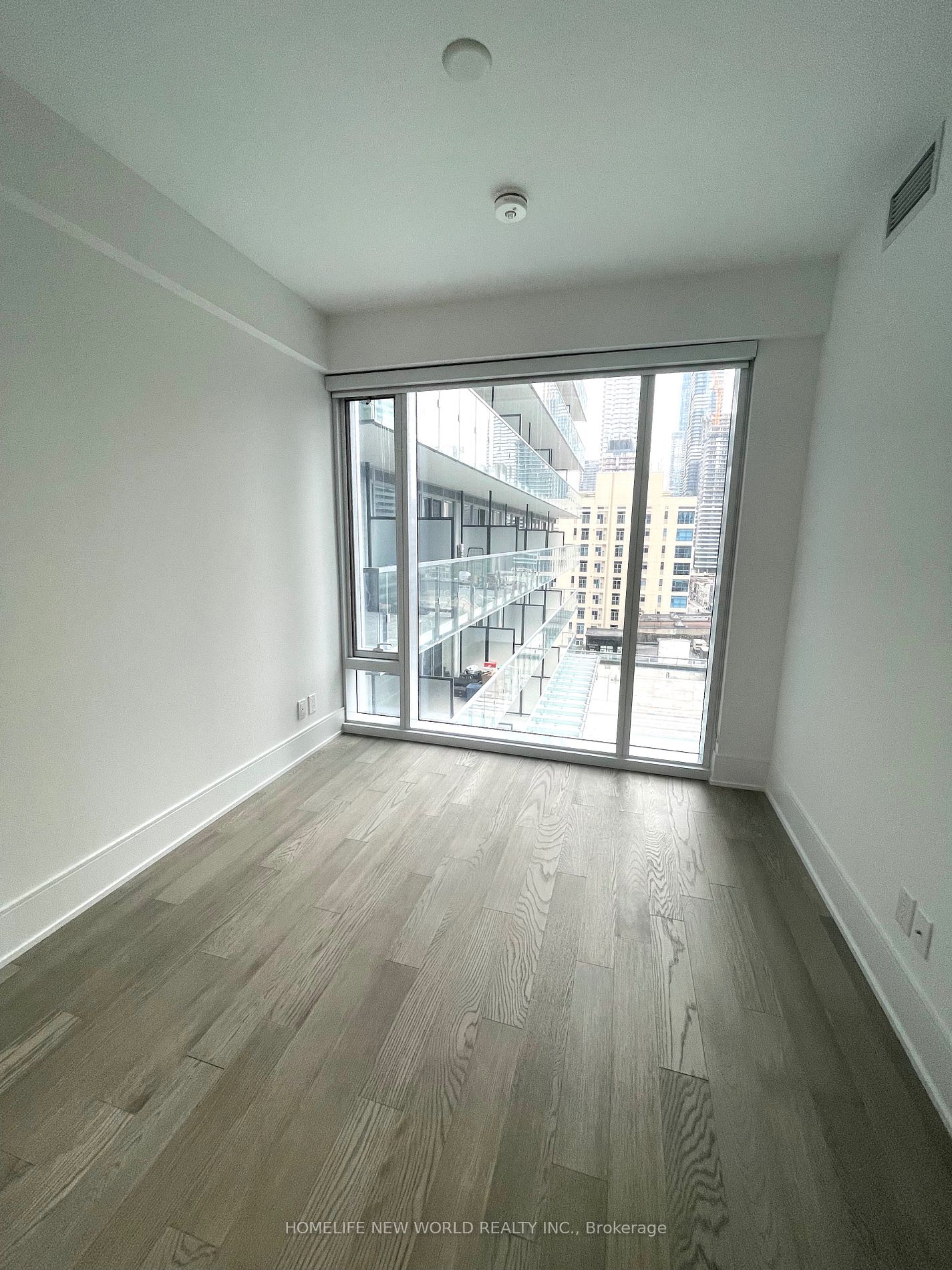 1 Gloucester Street #915