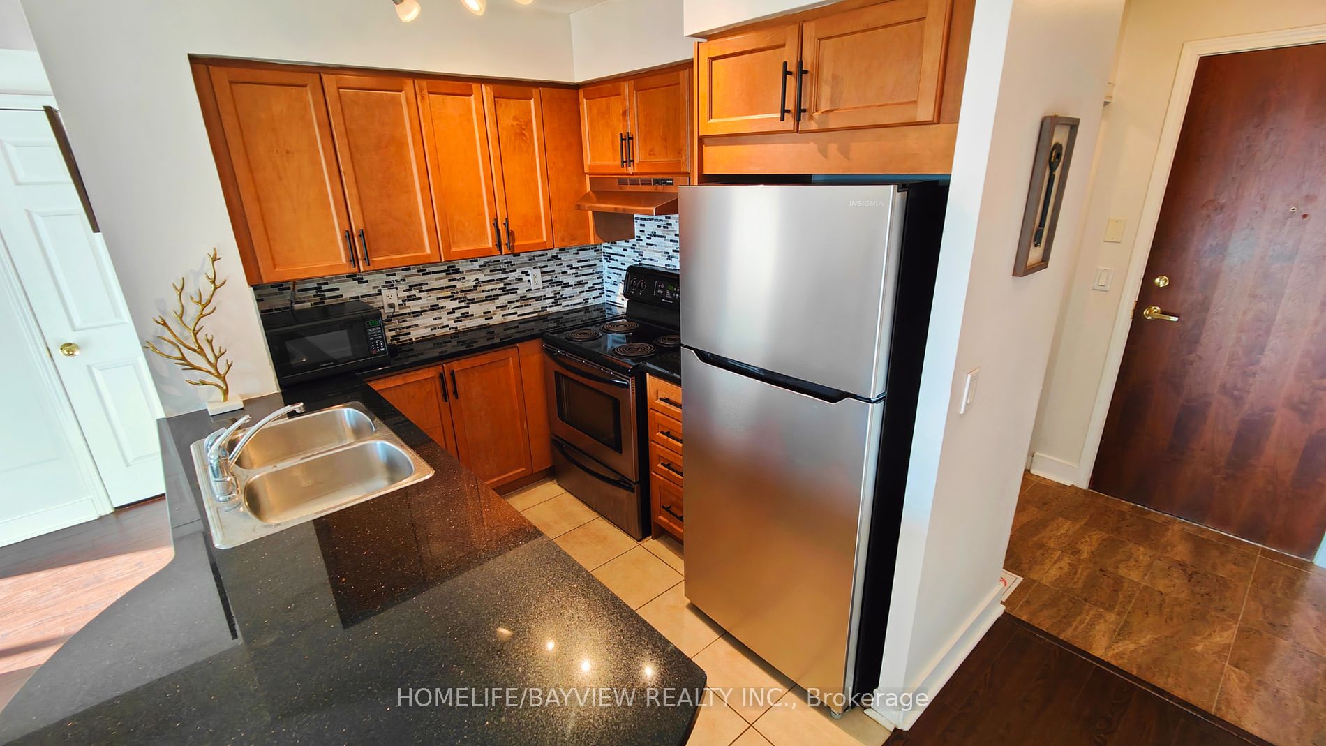 18 Kenaston Gdns, #1010