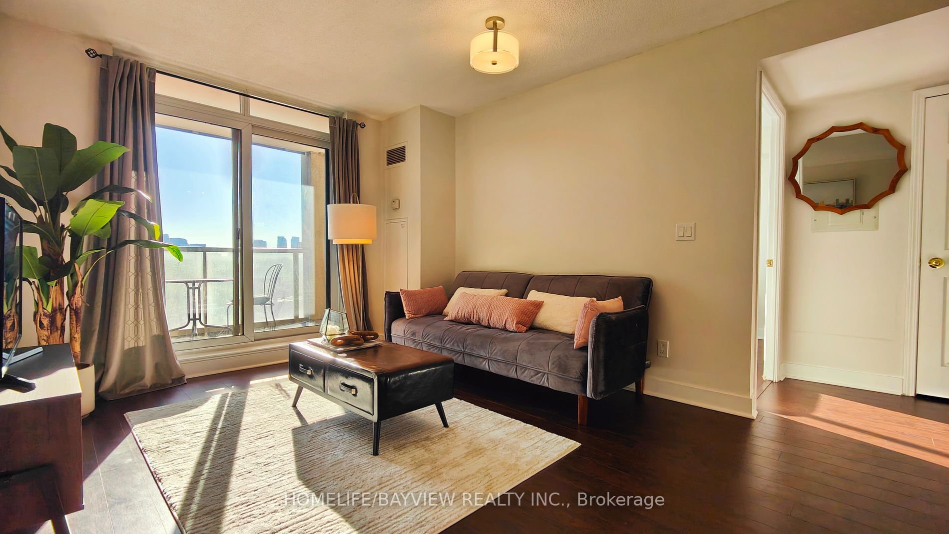 18 Kenaston Gdns, #1010