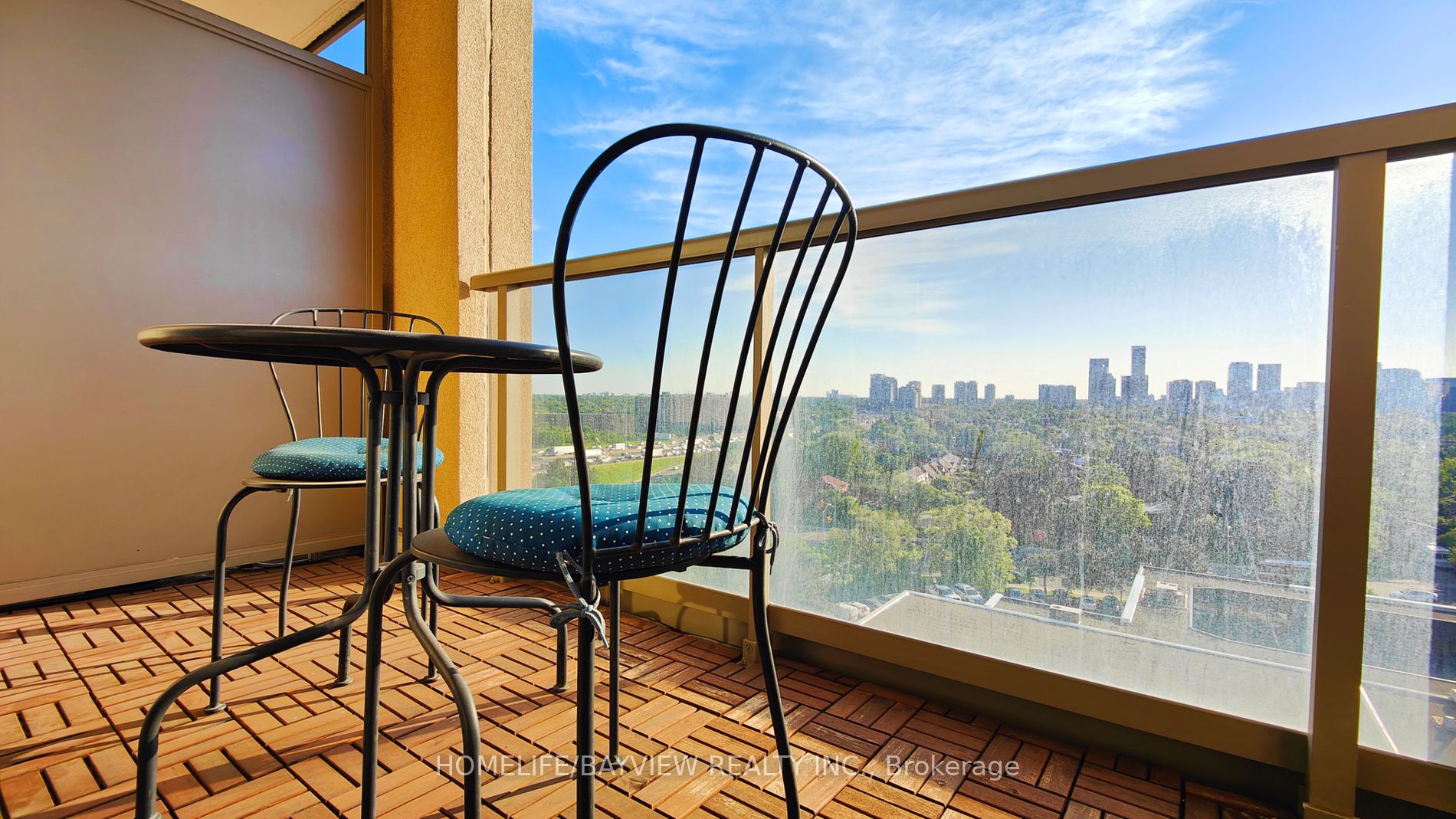 18 Kenaston Gdns, #1010