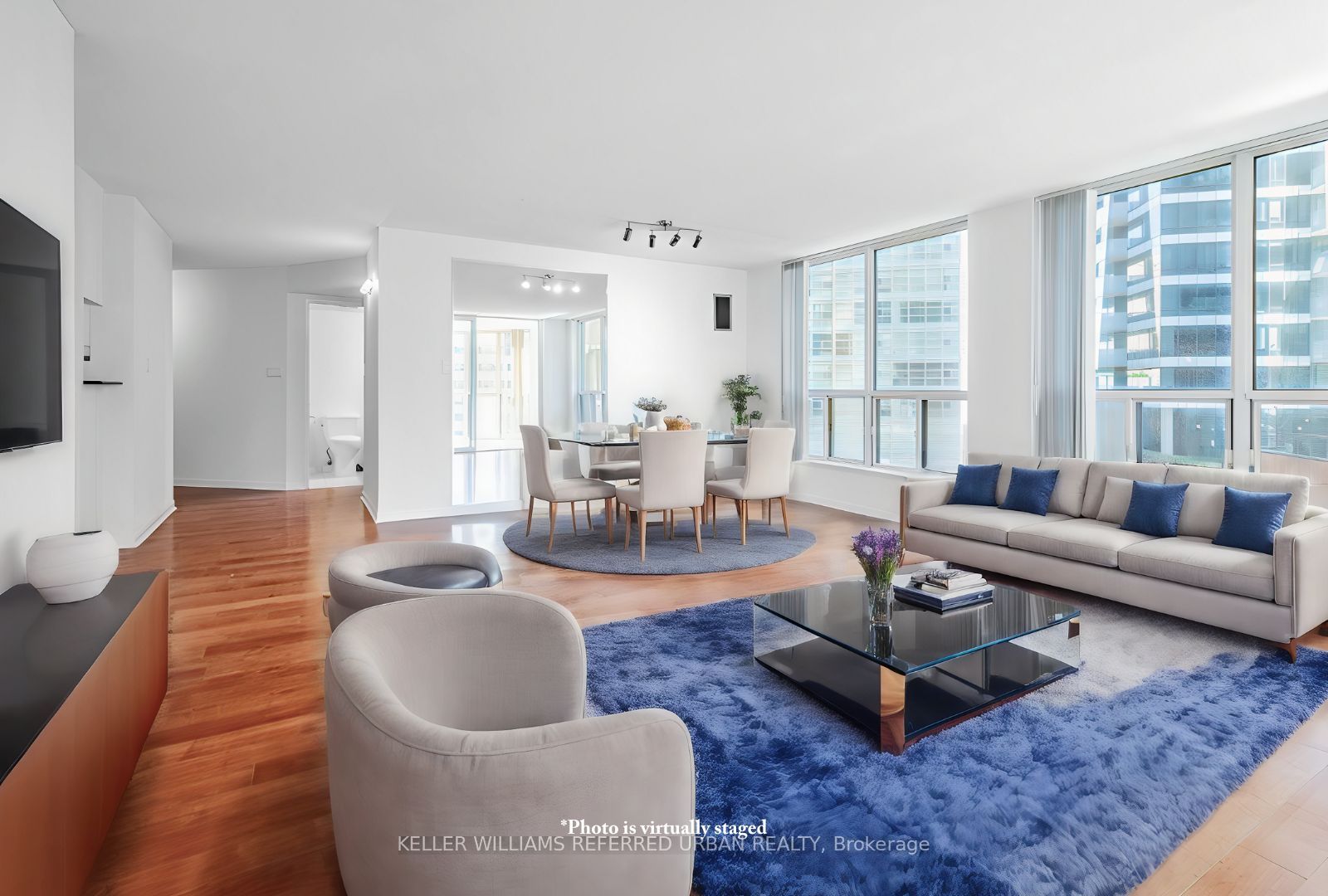 24 Wellesley St W, #911