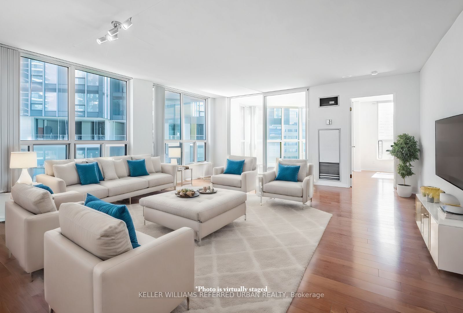 24 Wellesley St W, #911