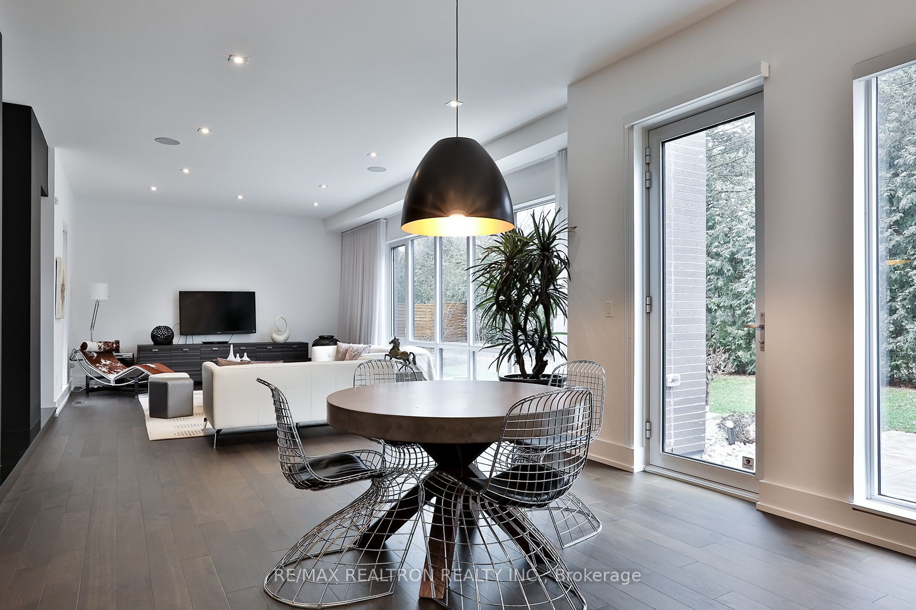 3 Valliere Place