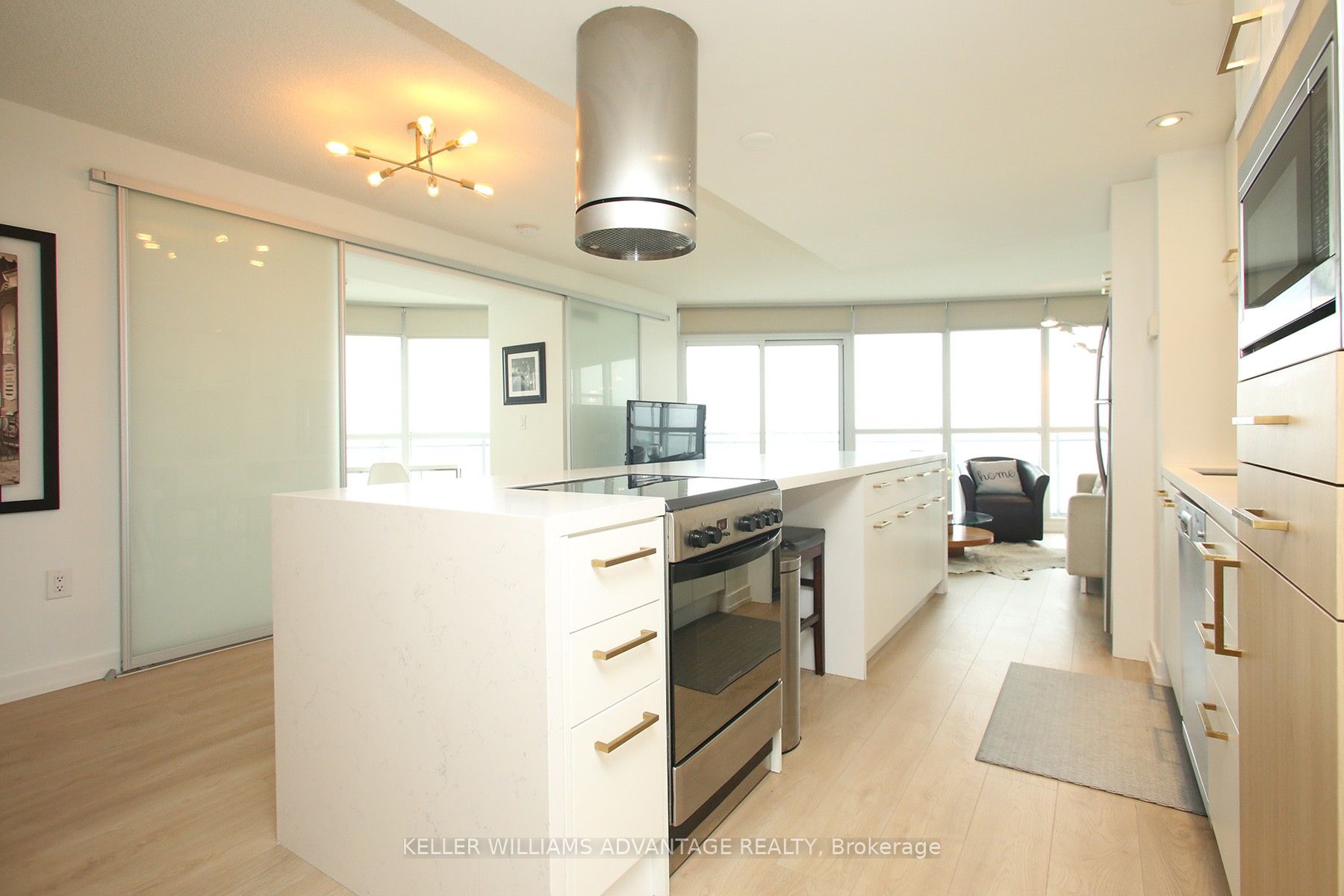 38 Dan Leckie Way, #1512