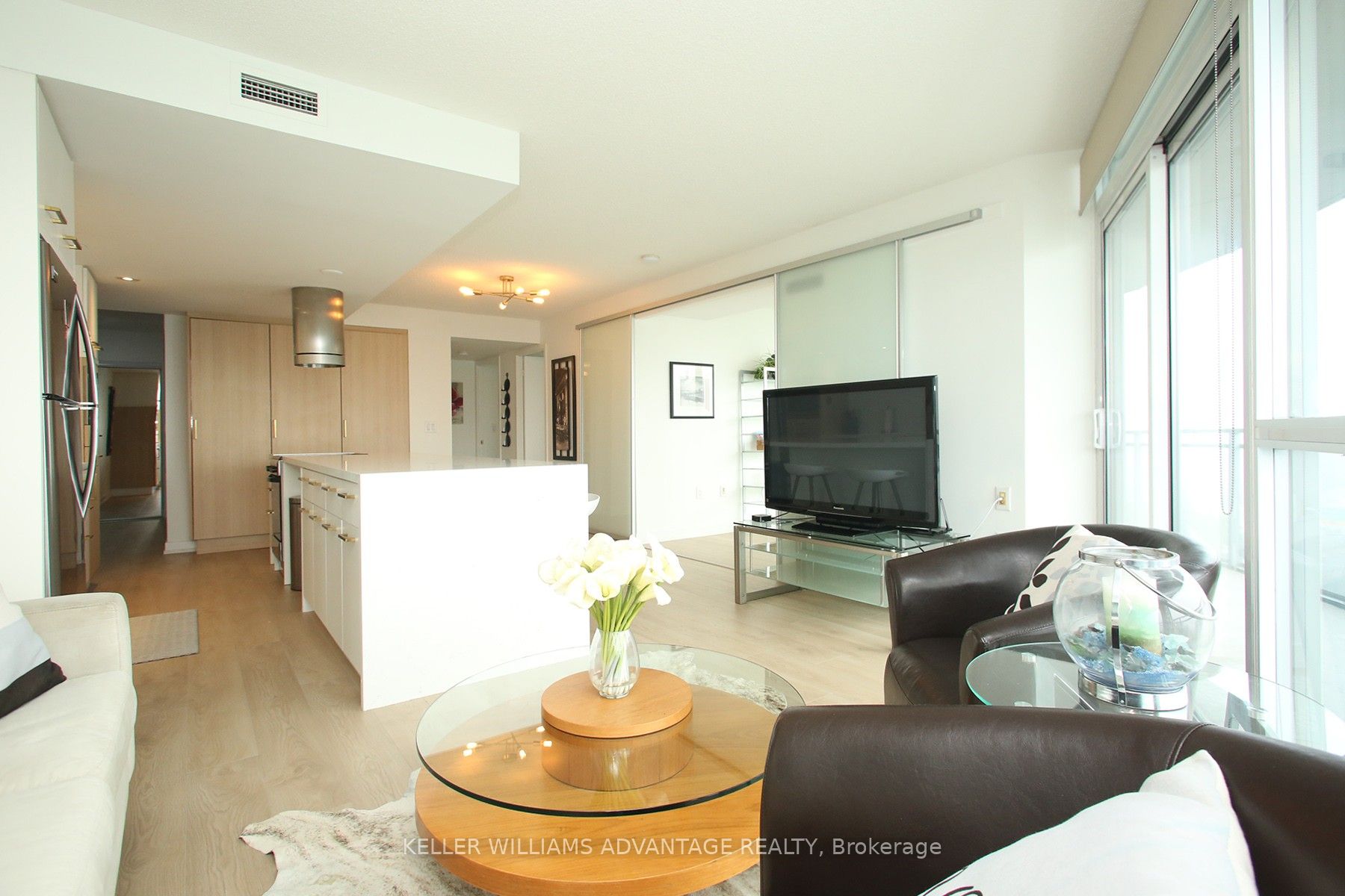 38 Dan Leckie Way, #1512