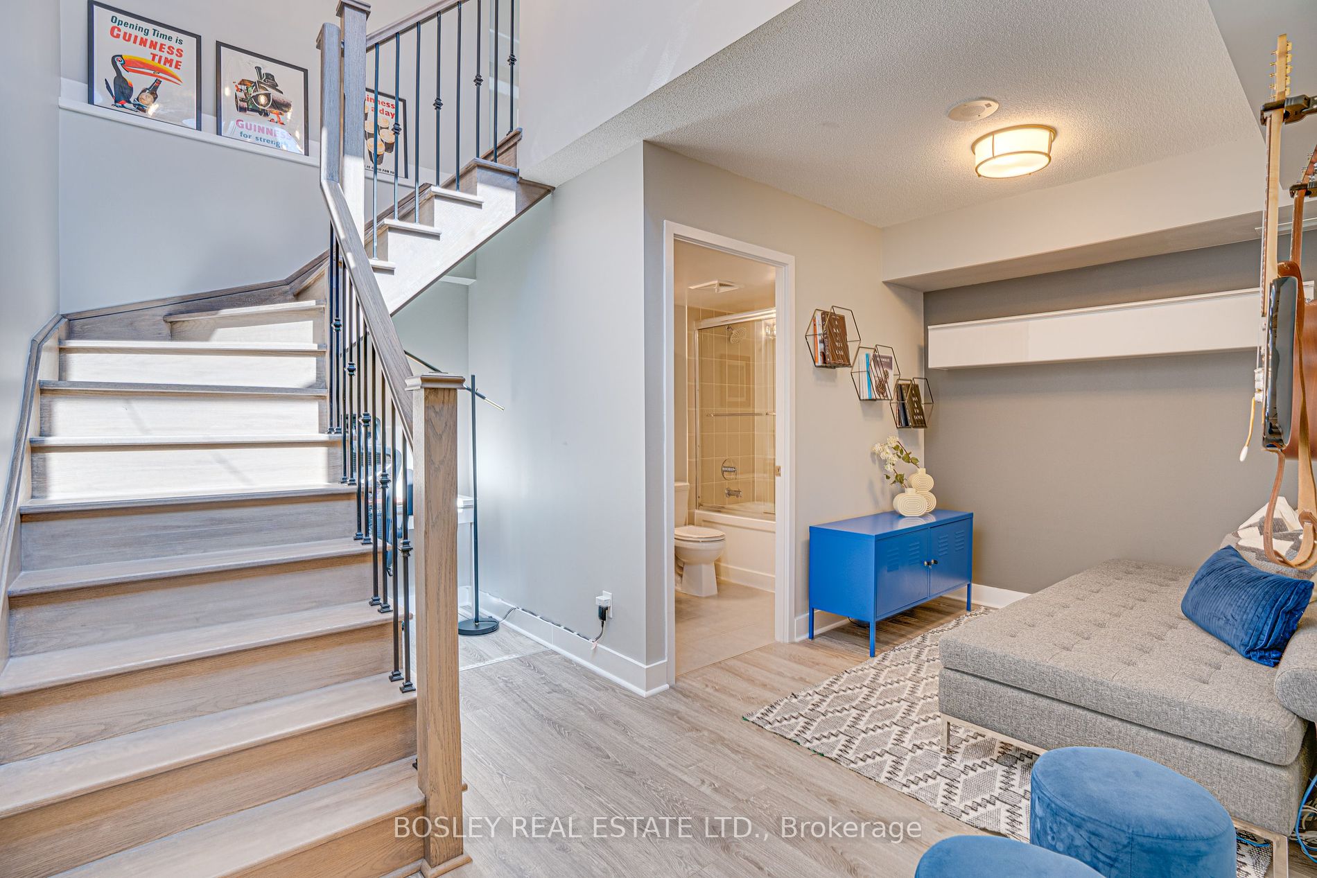 352 Front Street W, #209