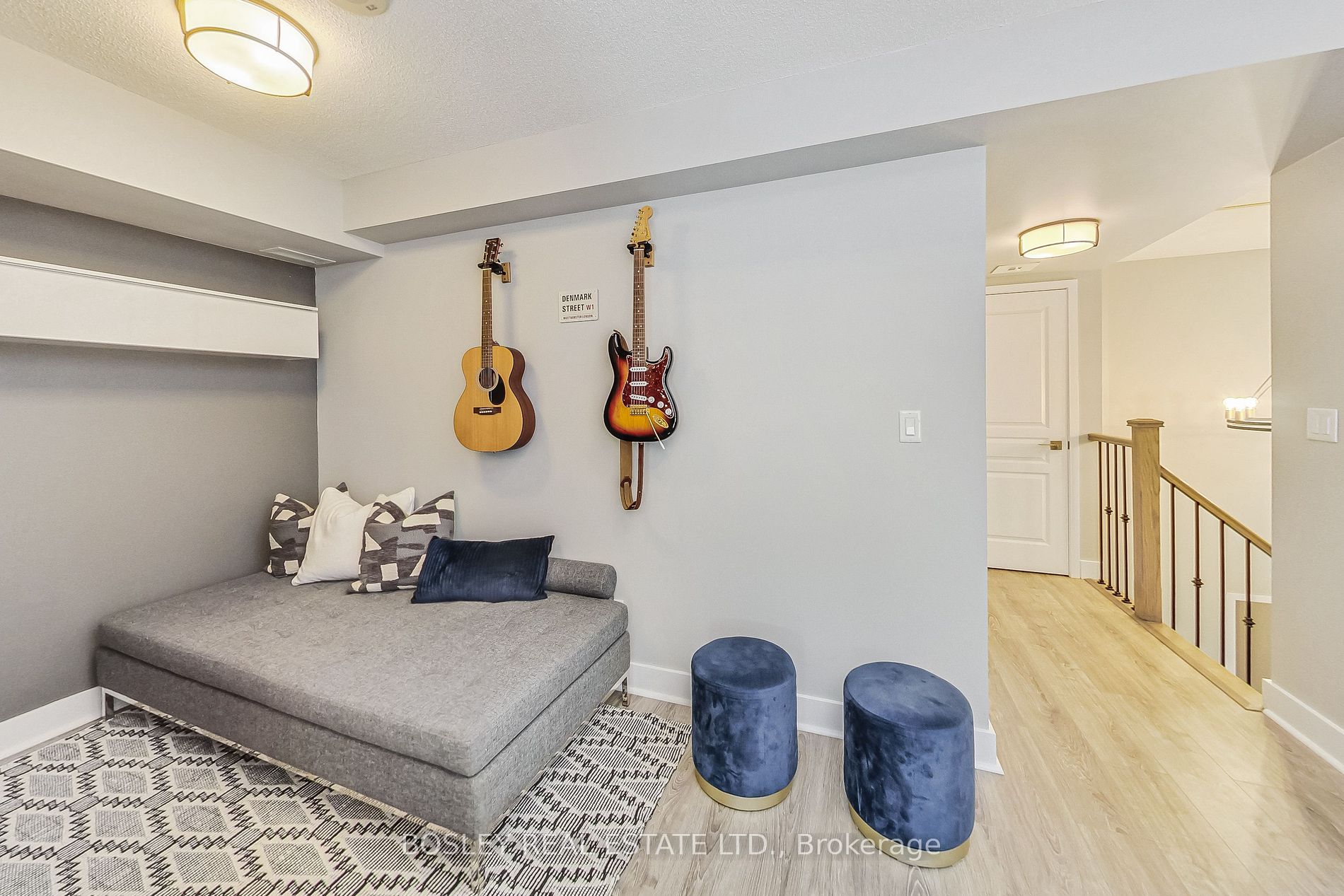 352 Front Street W, #209