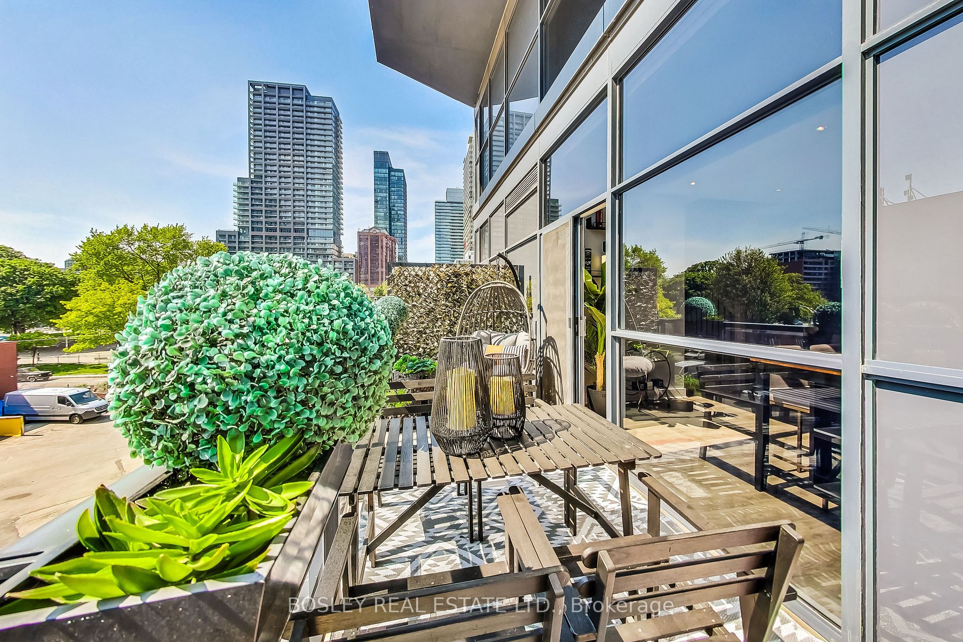 352 Front Street W, #209