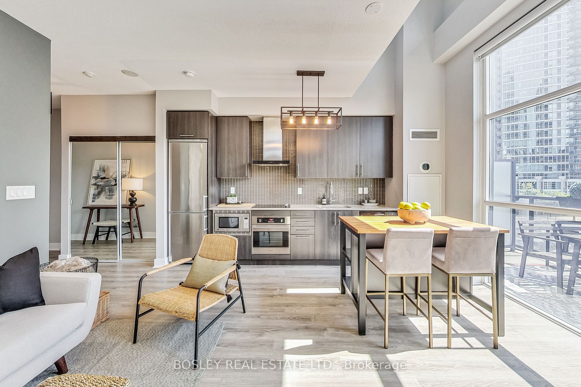 352 Front Street W, #209