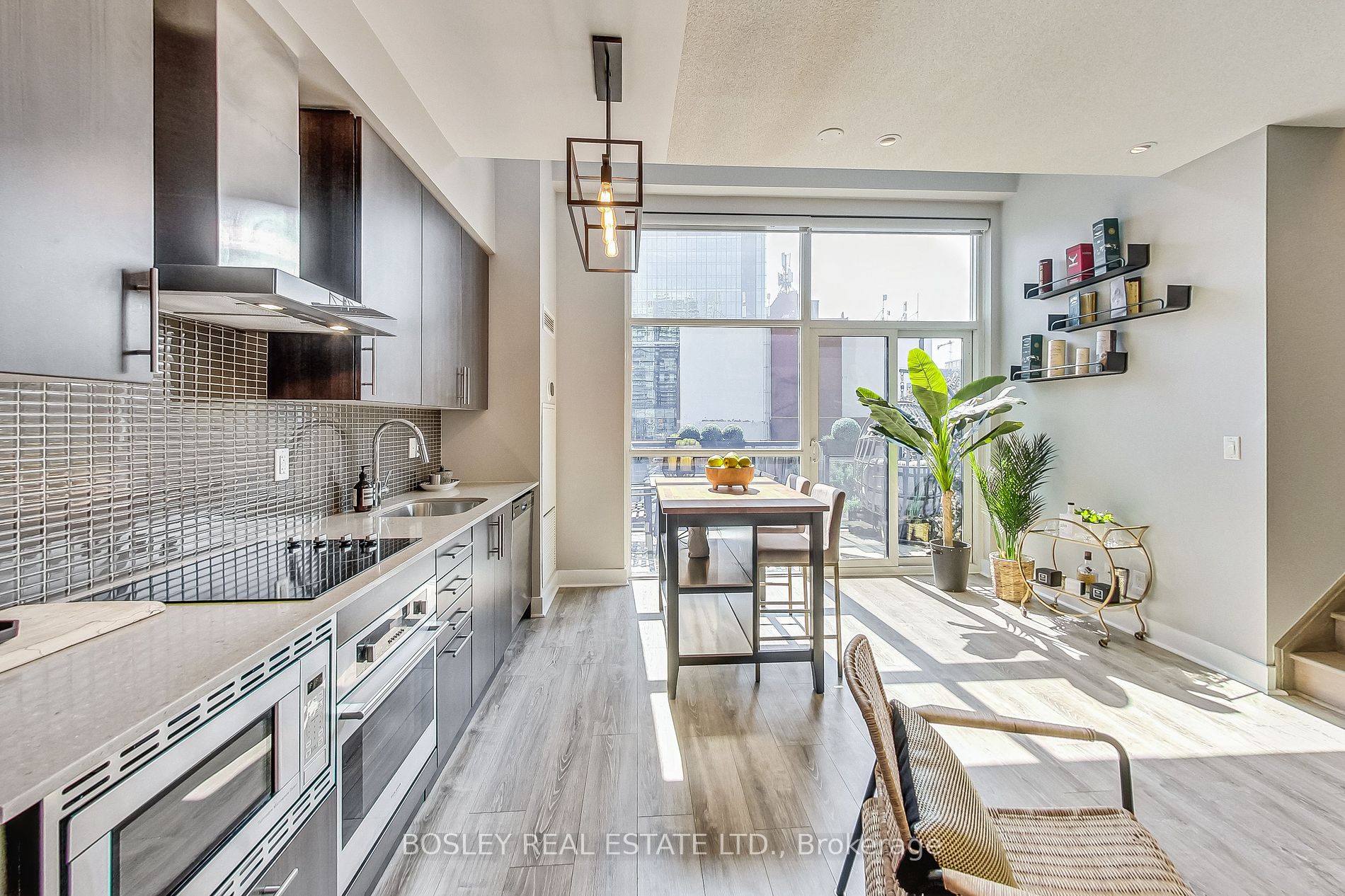 352 Front Street W, #209