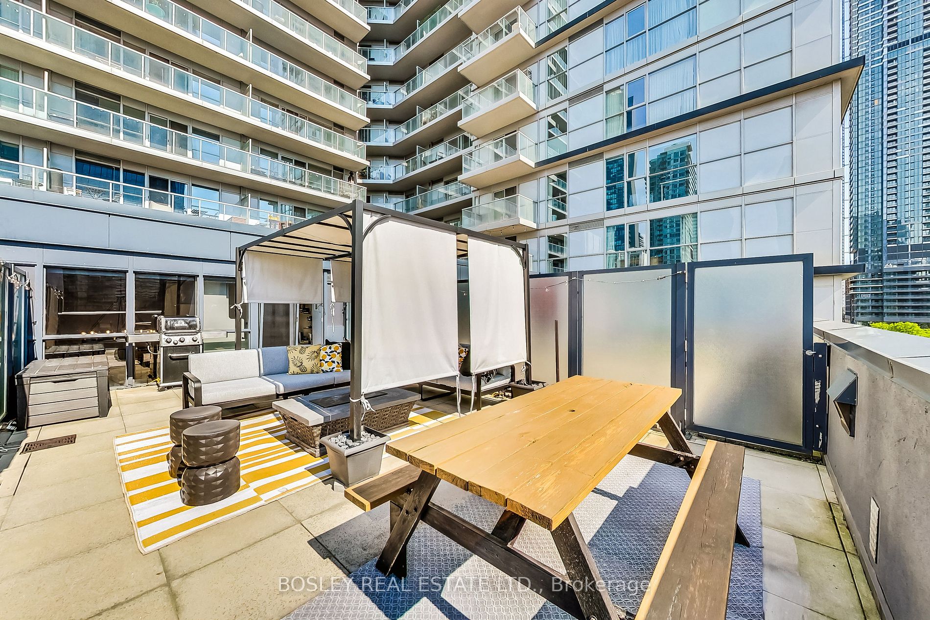 352 Front Street W, #209