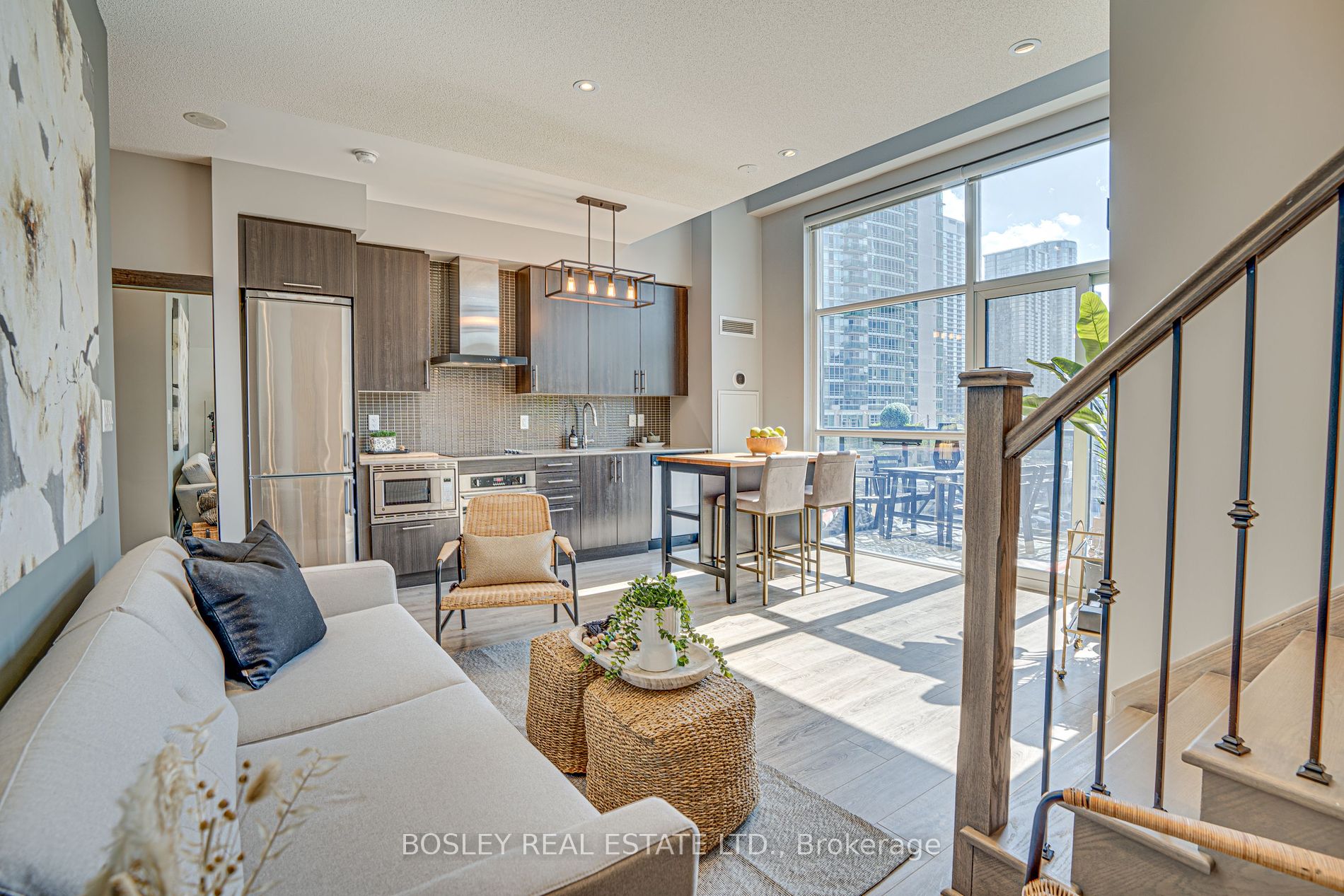 352 Front Street W, #209