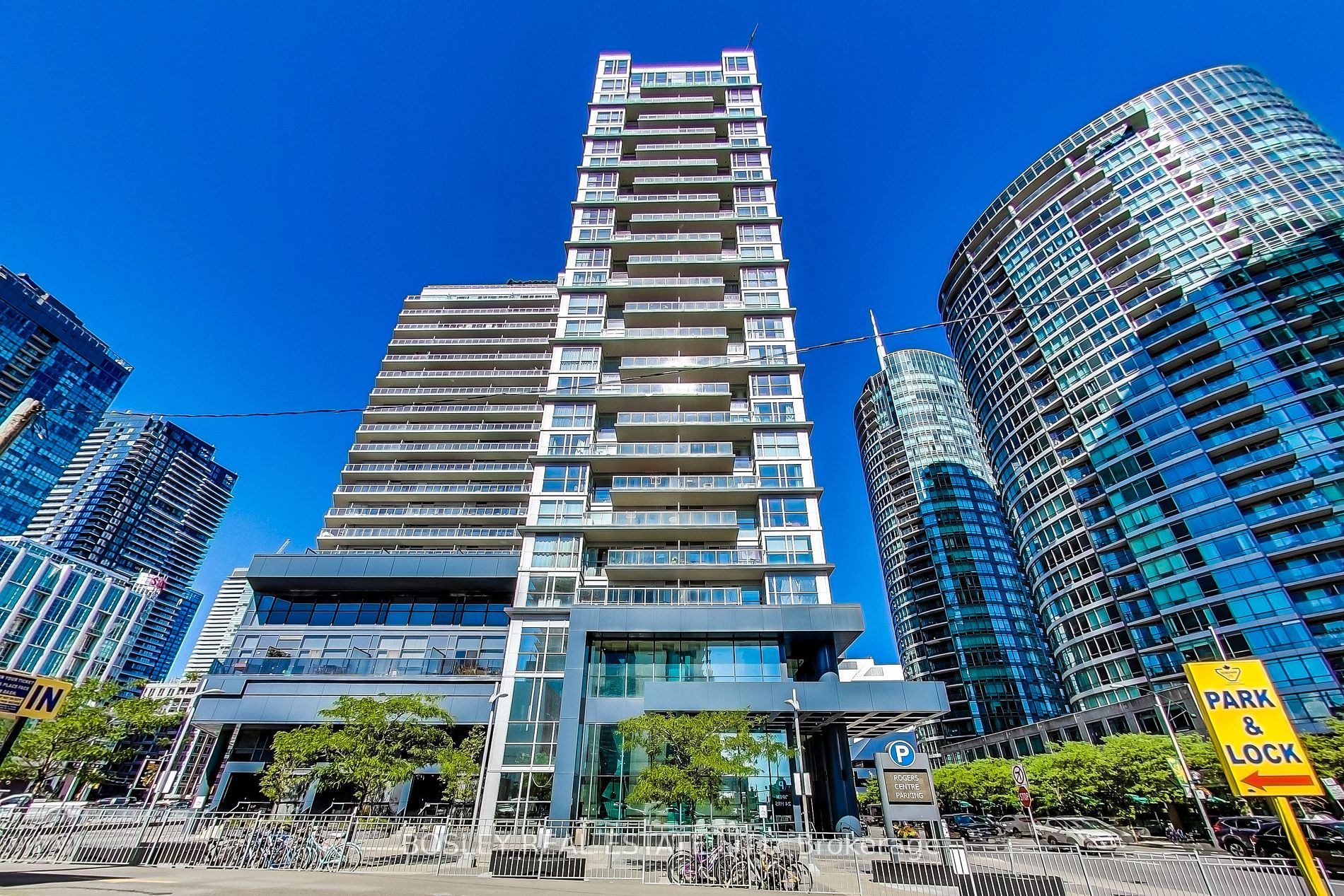 352 Front Street W, #209