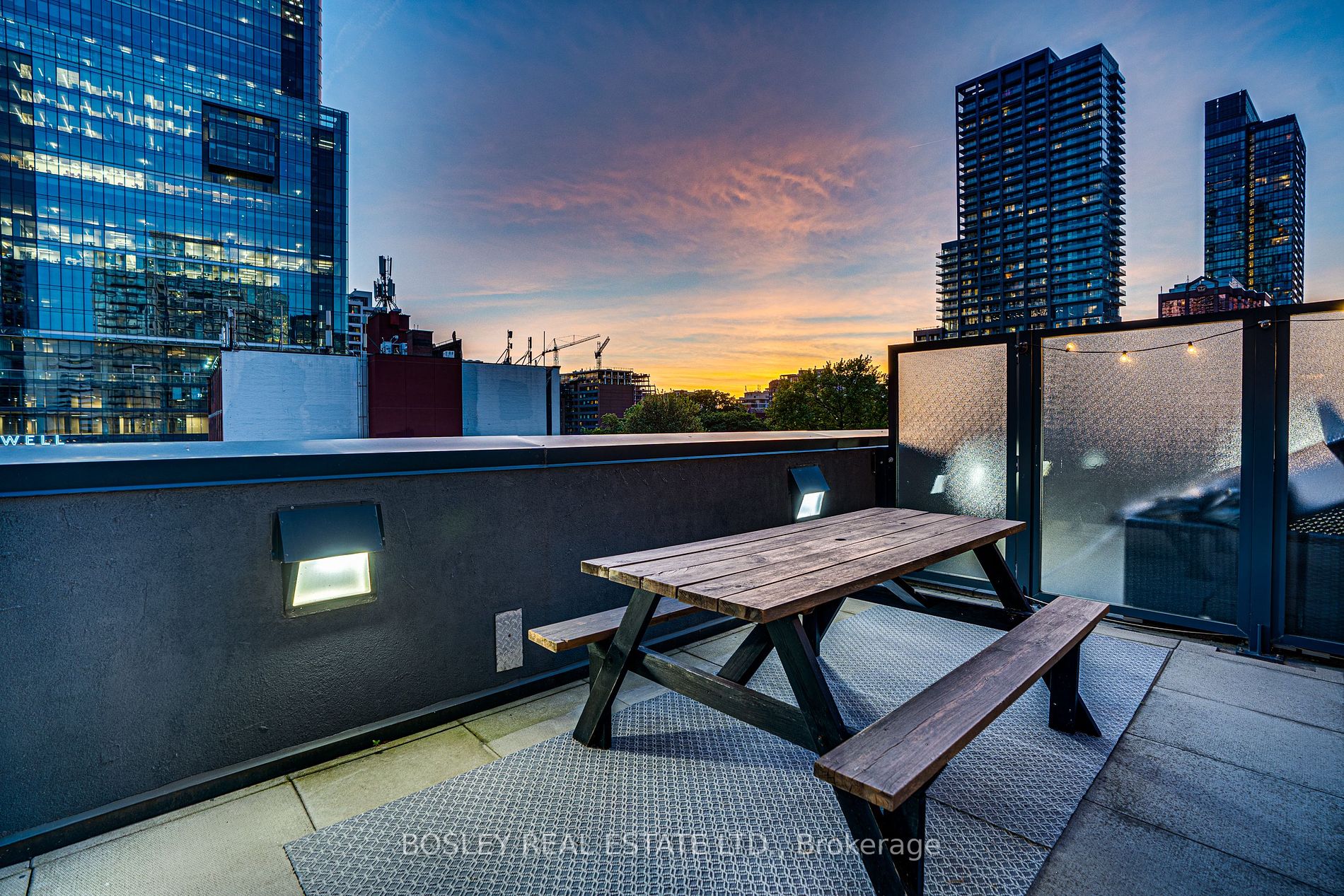 352 Front Street W, #209