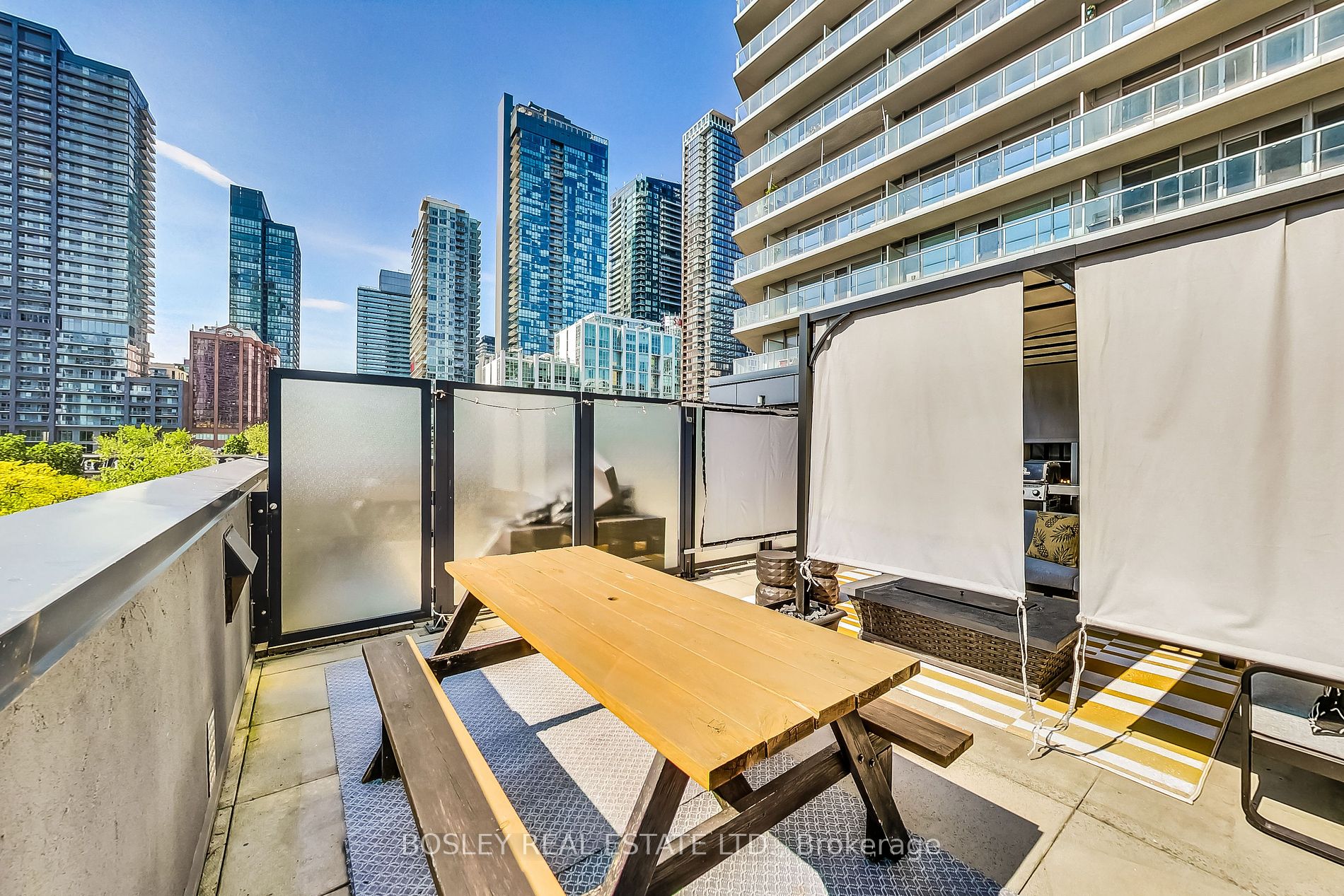 352 Front Street W, #209