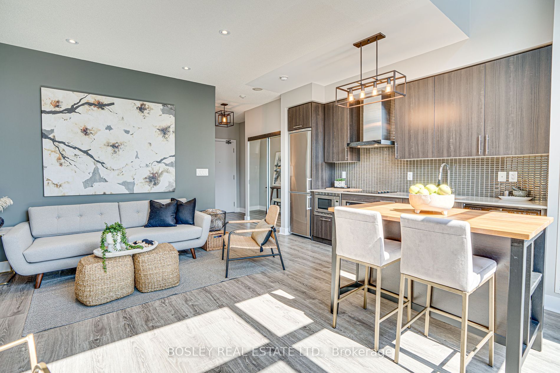 352 Front Street W, #209