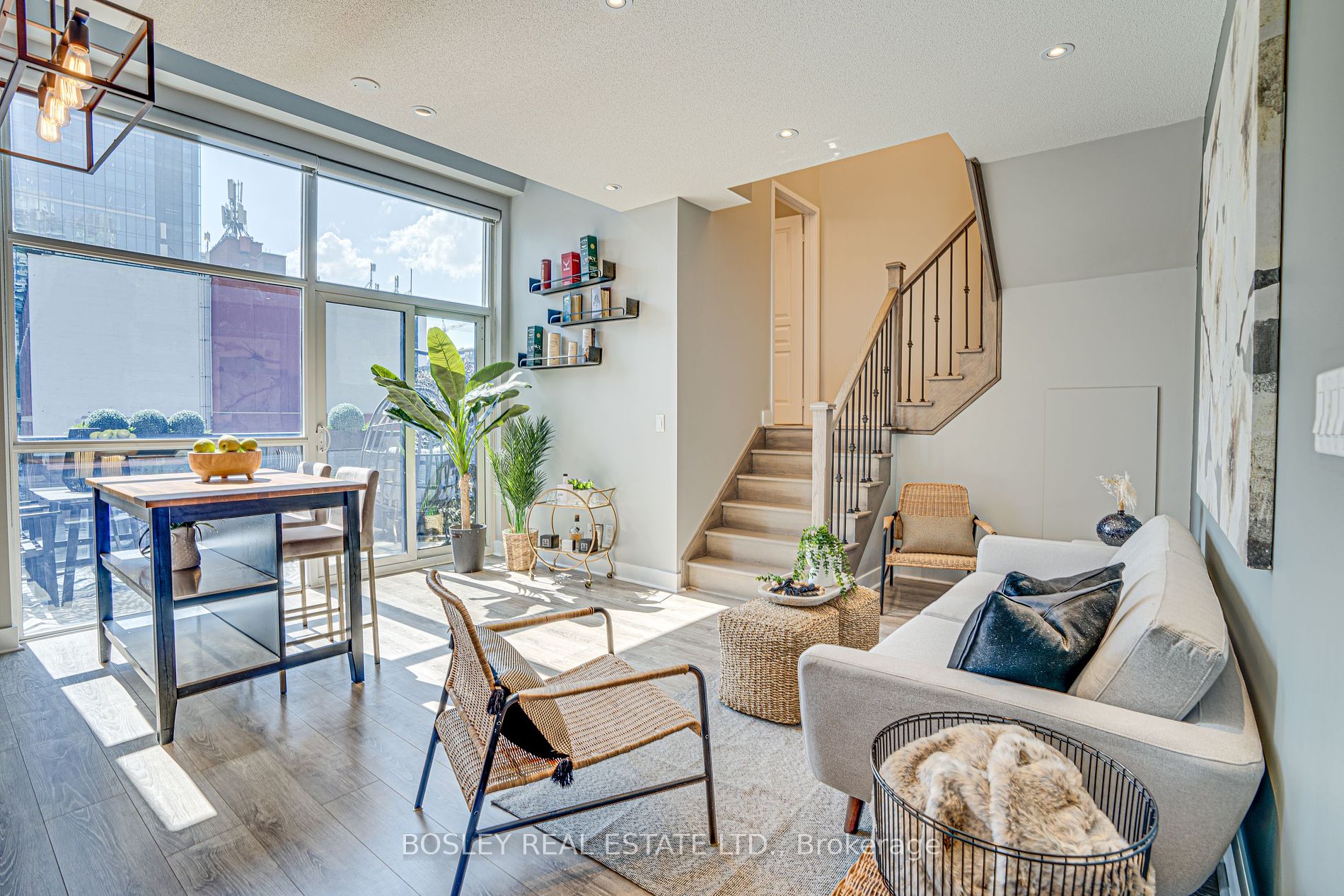 352 Front Street W, #209