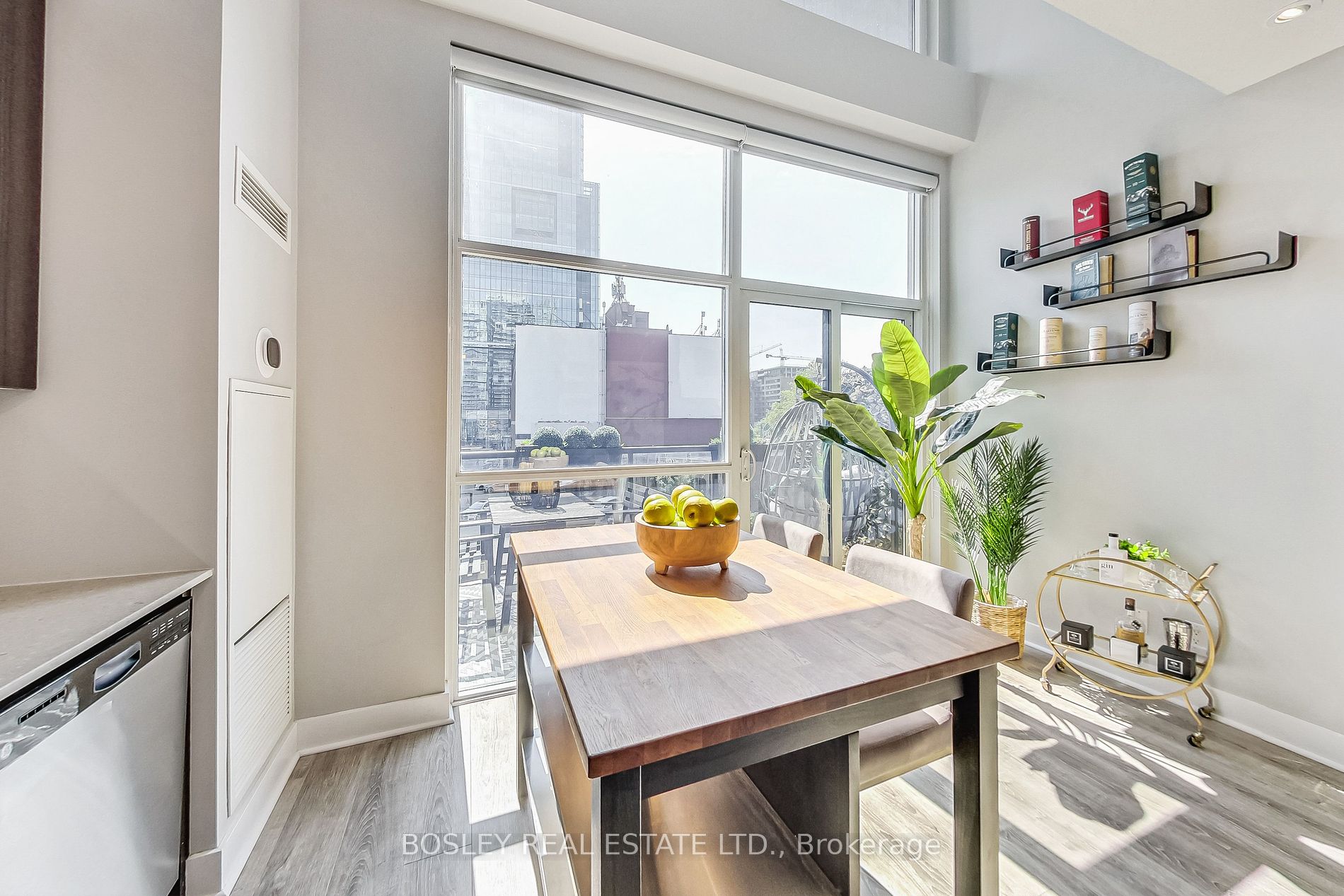 352 Front Street W, #209