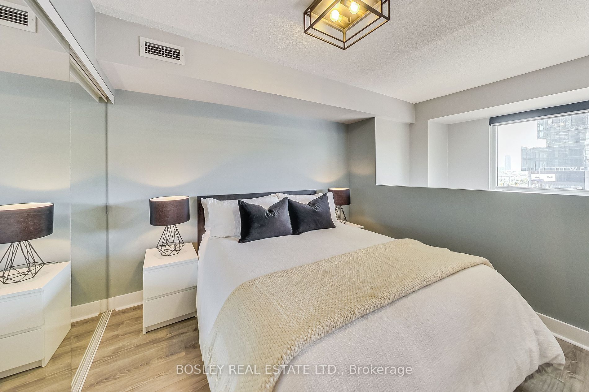 352 Front Street W, #209