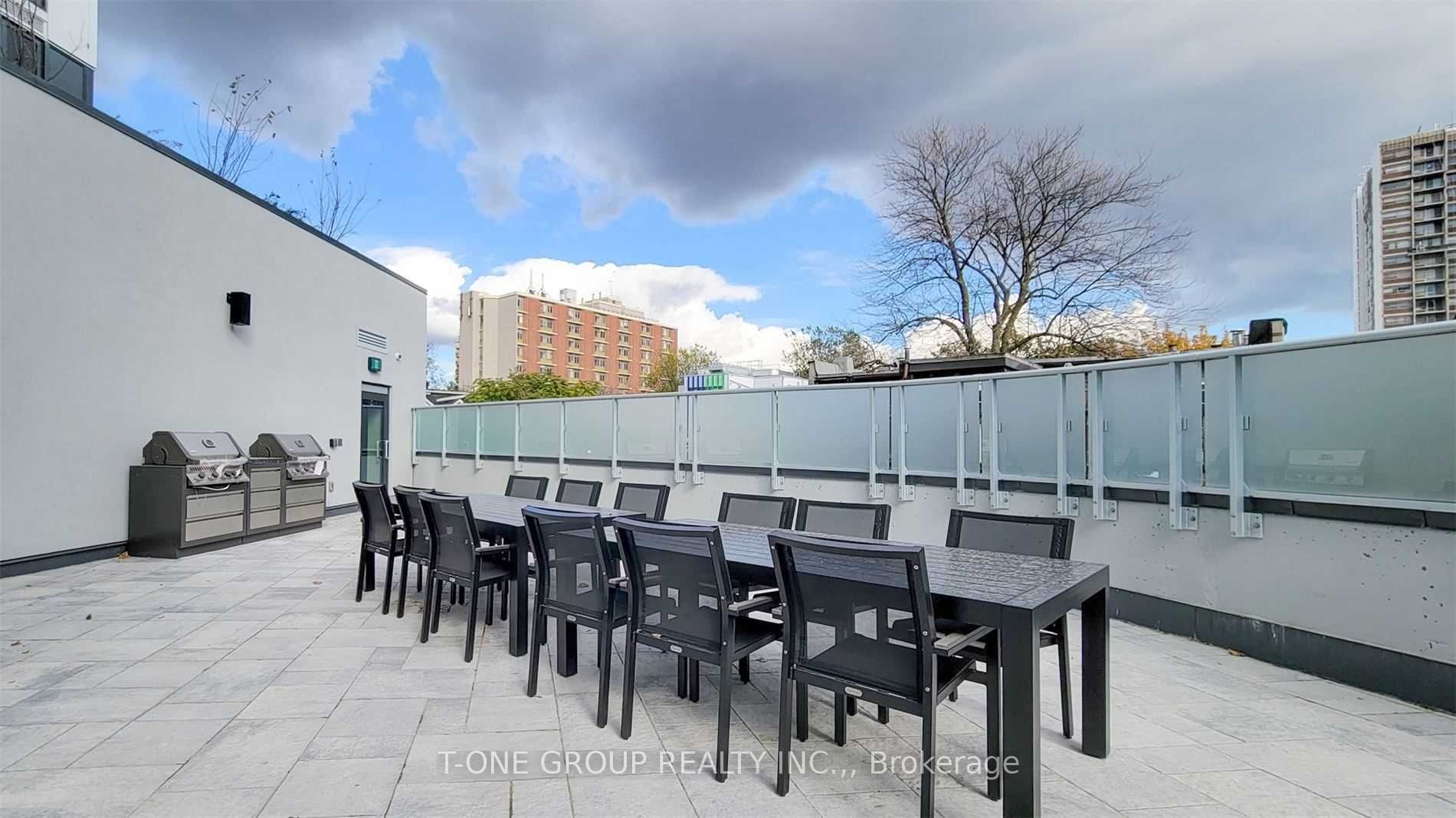 219 Dundas Street E #610