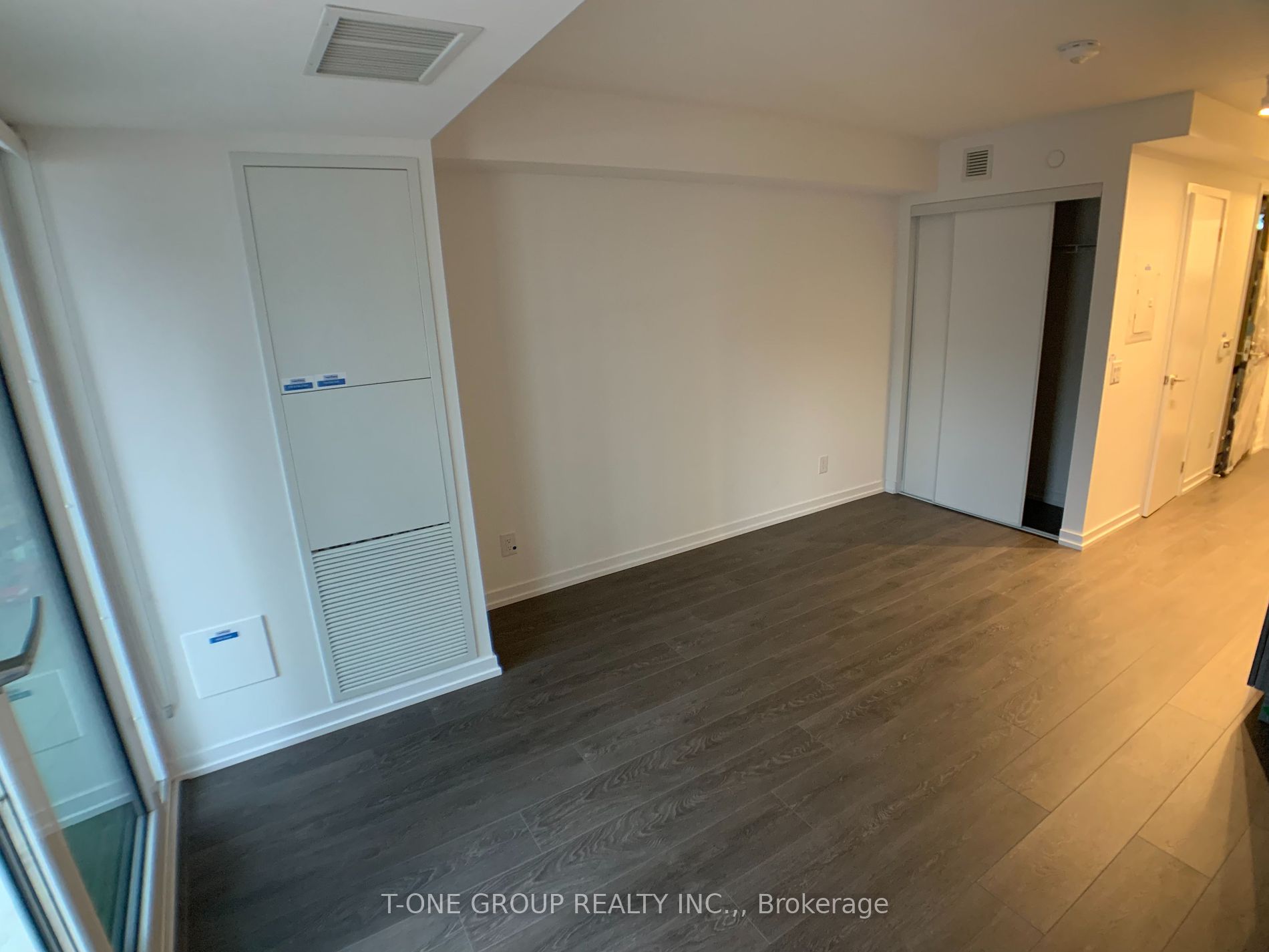 219 Dundas Street E #610