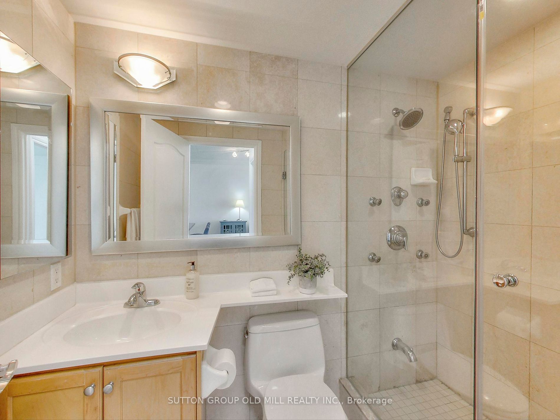 319 Merton Street, #1002
