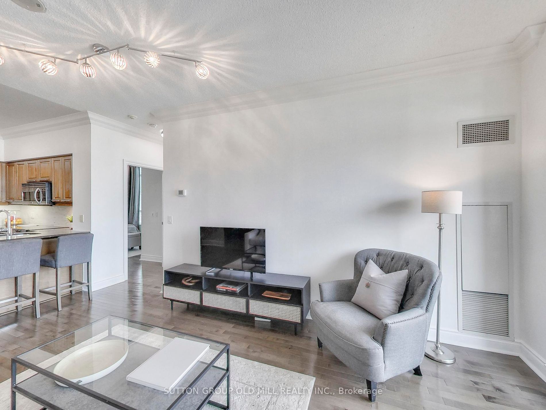 319 Merton Street, #1002