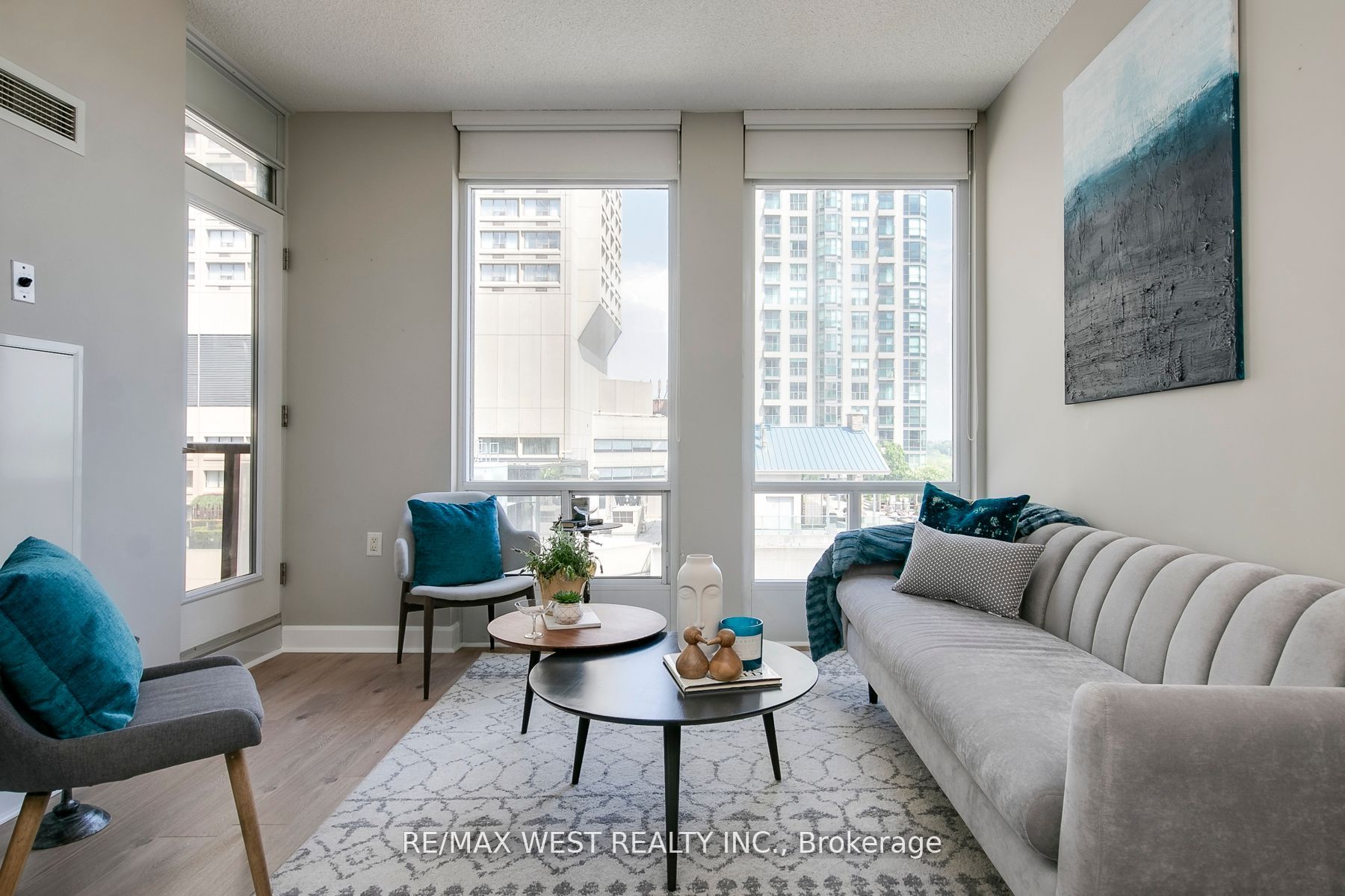 85 Bloor Street E, #1503