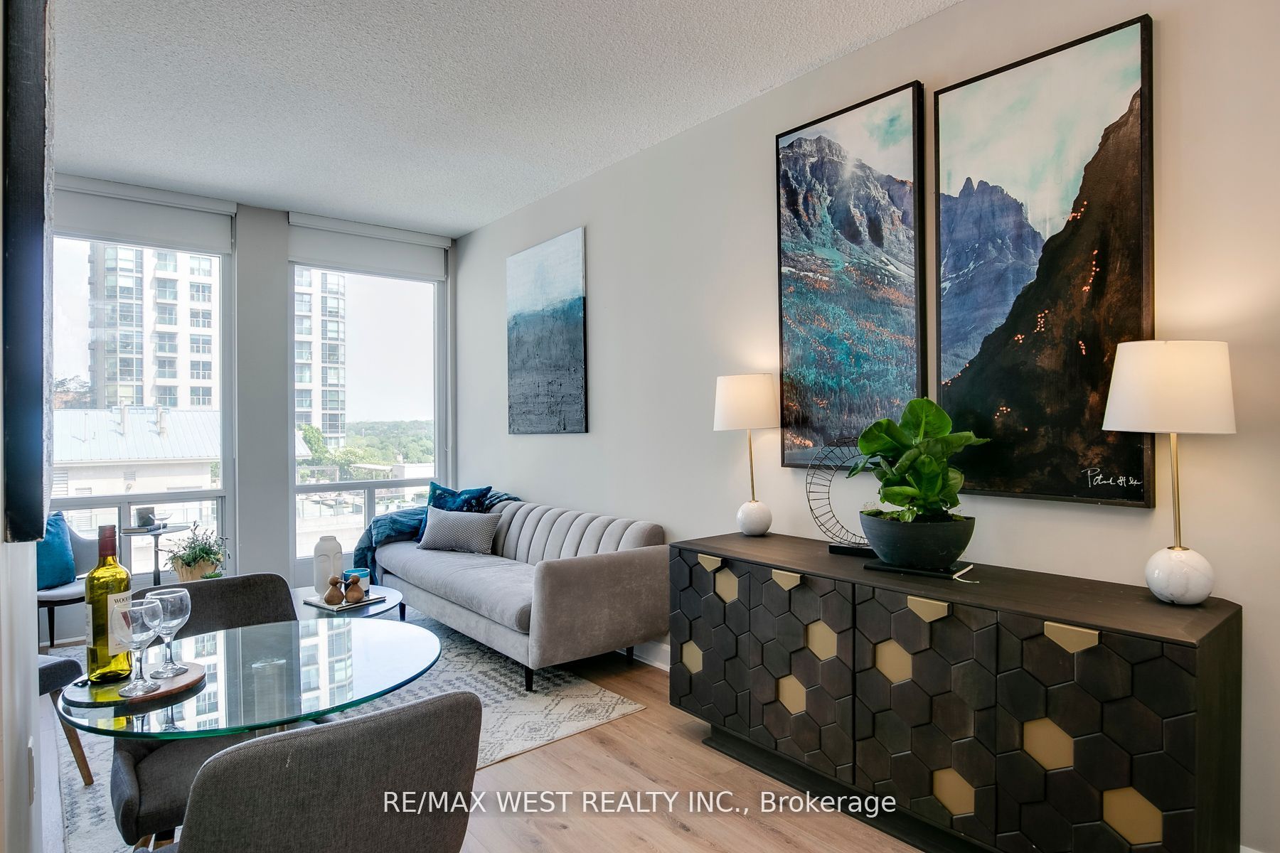 85 Bloor Street E, #1503